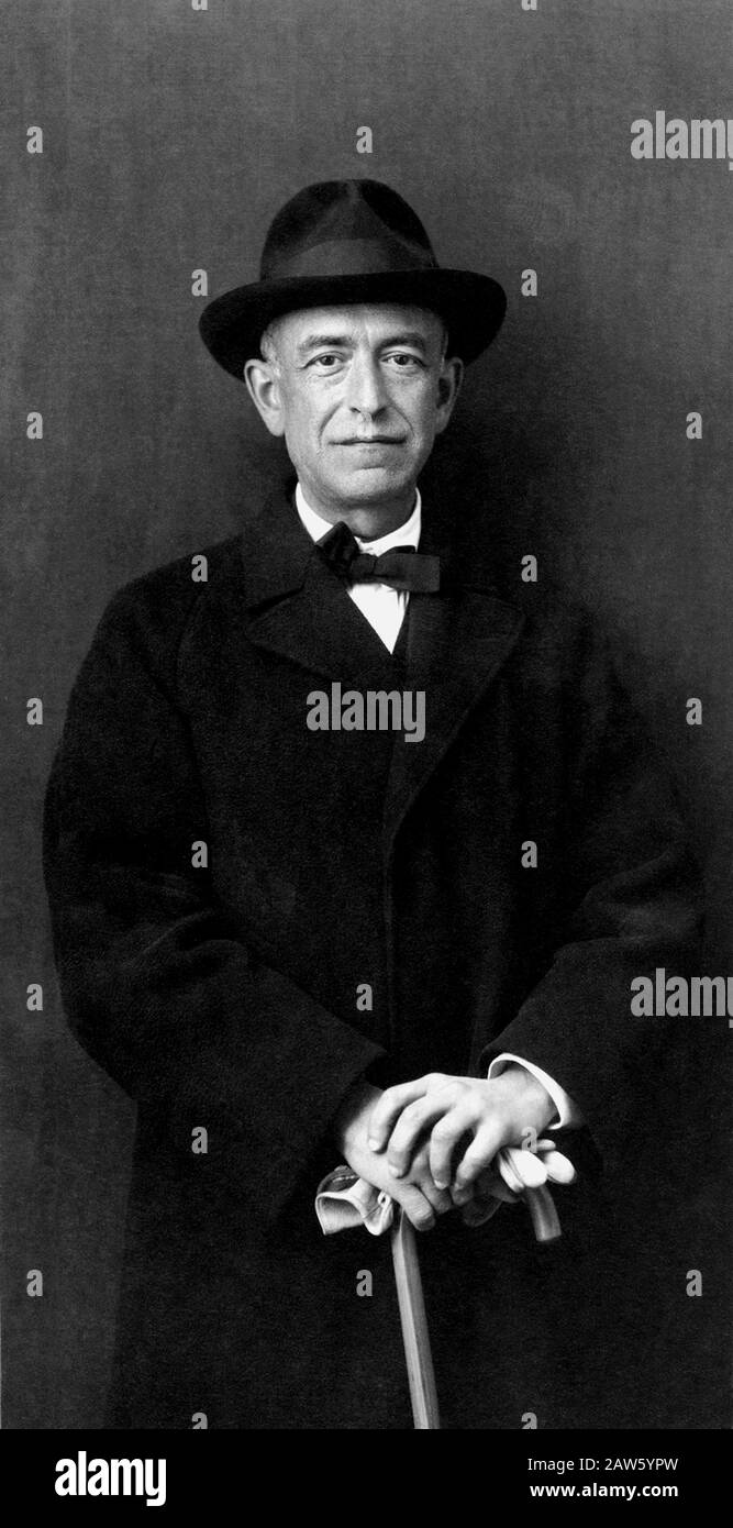 1922 Ca, FRANKREICH: Der gefeierte spanische Musikkomponist MANUEL DE FALLA (* zwischen 1876 und 1946). Für die DIAGHILEW-BALLETTE KOMPONIERTE RUSSES das Ballett THE THR Stockfoto