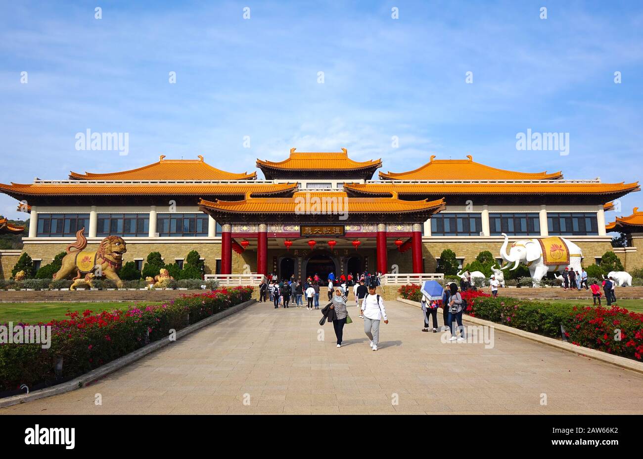 Kaohsiung, TAIWAN - 25. JANUAR 2020: Die vordere Halle des Buddha-Gedenkens im Buddhistischen Kloster Fo Guang Shan Stockfoto
