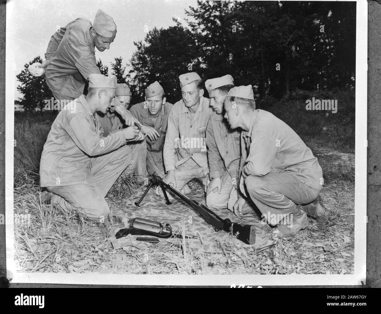 Ausbildung niederländischer Marineinfanteristen in Camp Lejeune (North Carolina, USA) Datum: 1945 Ort: Camp Lejeune, North Carolina, Vereinigte Staaten von Amerika Schlüsselwörter: Marines , Soldaten Stockfoto