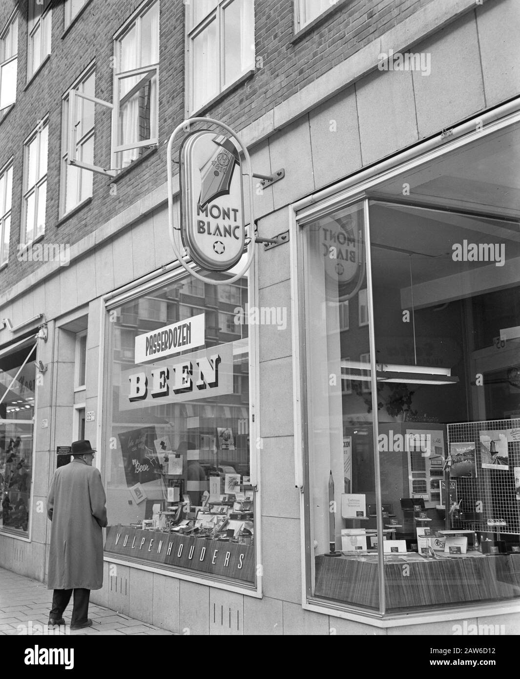 Mission Blazer & Metz-Montblanc Werbung Amsterdam Datum: 24. April 1956 Standort: Amsterdam, Noord-Holland Schlagwörter: Werbung, Aufträge Stockfoto