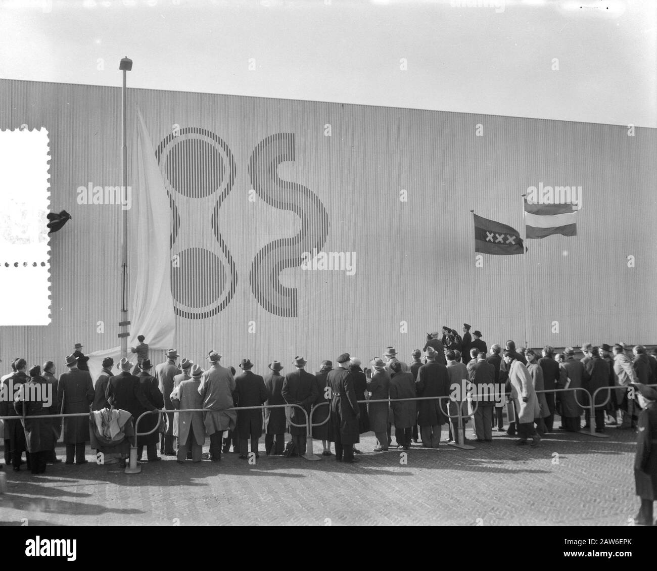 Pressekonferenz Atom Enthüllung Symbol Datum: 1. März 1957 Schlagwörter: Enthüllungen, Pressekonferenzen, Symbole Personenname: Atom IT Stockfoto
