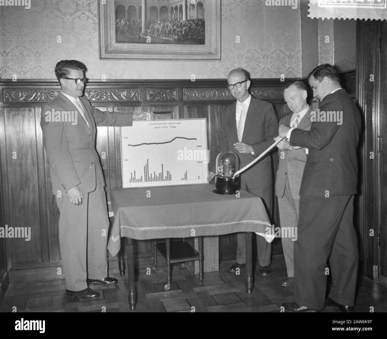 Arbeitsmarkt Herr Van Tiller Datum: 28. September 1959 Schlüsselwörter: Verträge, Austausch Stockfoto