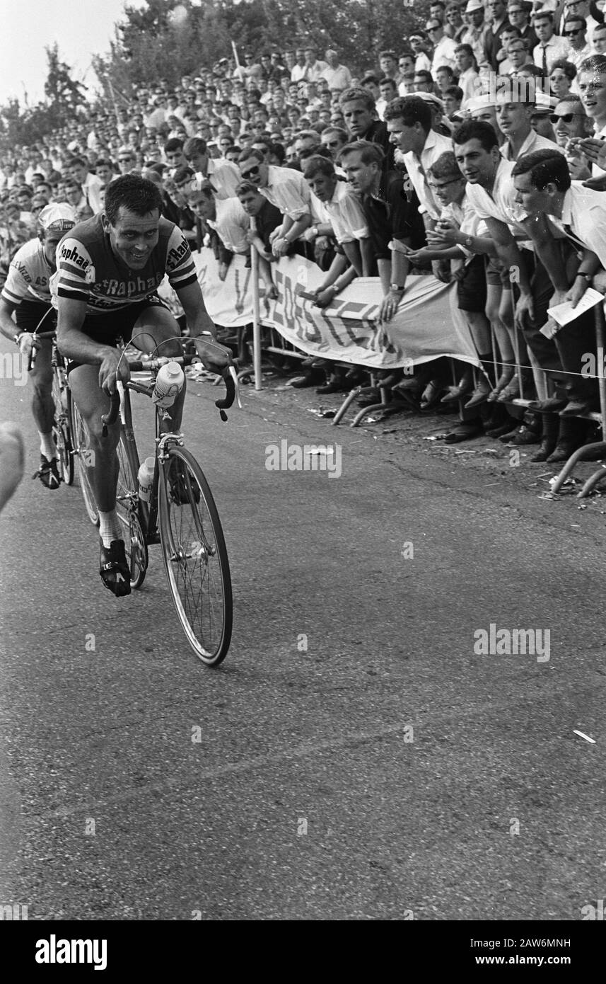 Country Championship Radsport für Profis in Beek, Jo de Roo am Steuer Cees Haast Datum: 26. Juli 1964 Ort: Brook Schlüsselwörter: Sport, Radsport Personenname: Hurry Cees, Roo, Jo Stockfoto