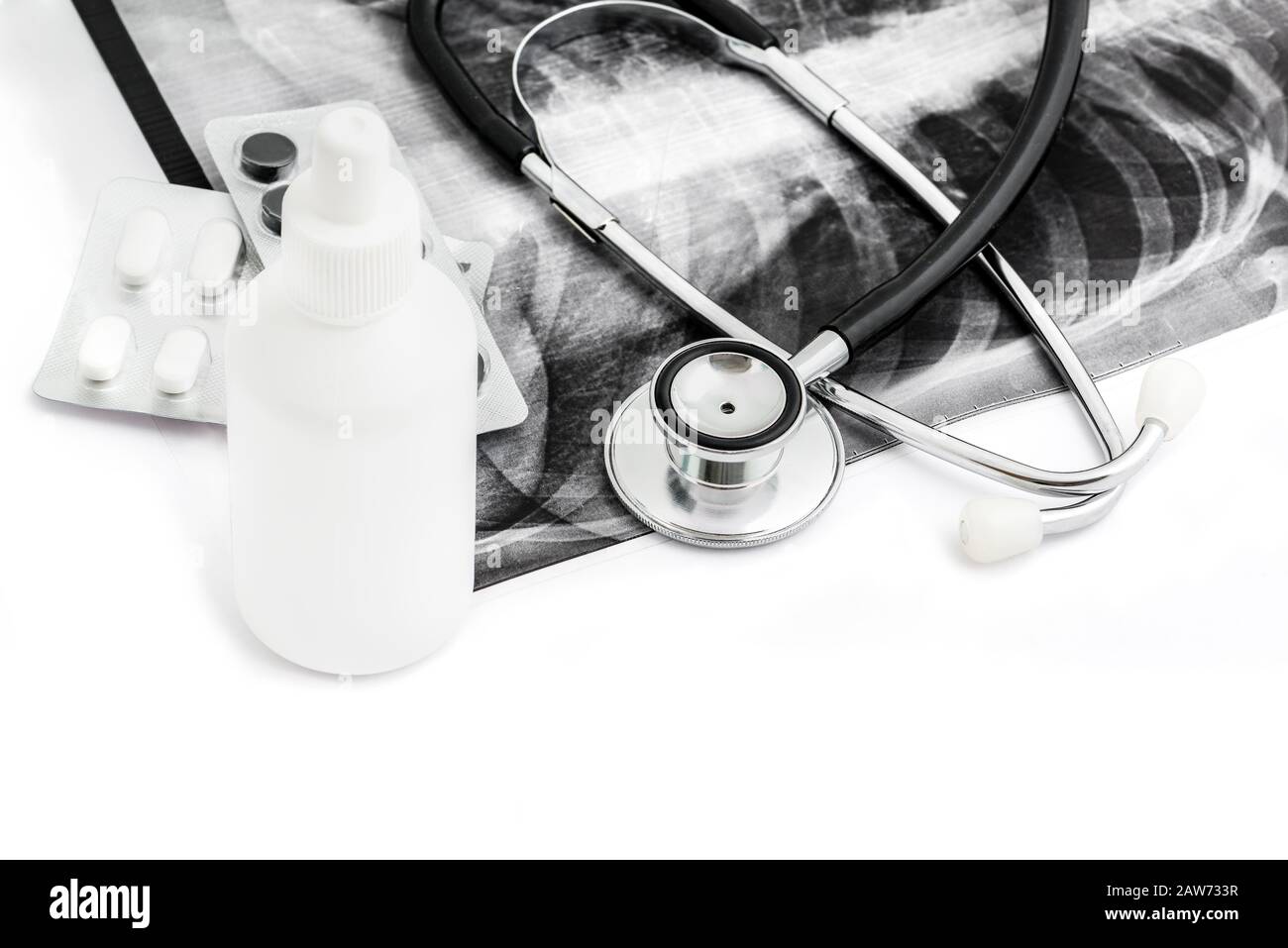Lungenentzündung Virus-Stethoskop Medizin Lungenschnappschuss mit Flasche Stockfoto