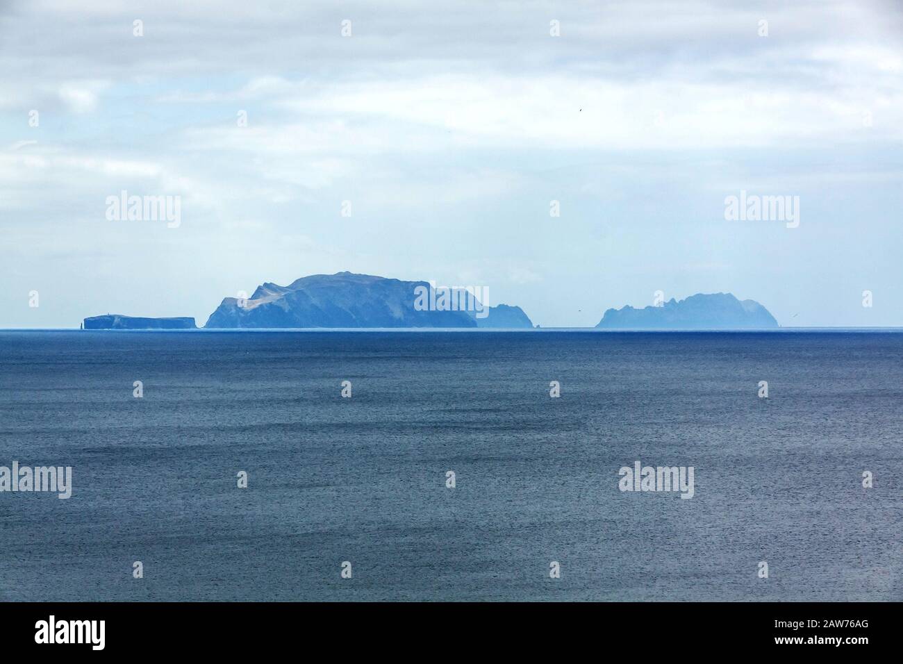 Inseln (Ilhas Desertas) im Osten der Insel Madeira, von Links nach ...