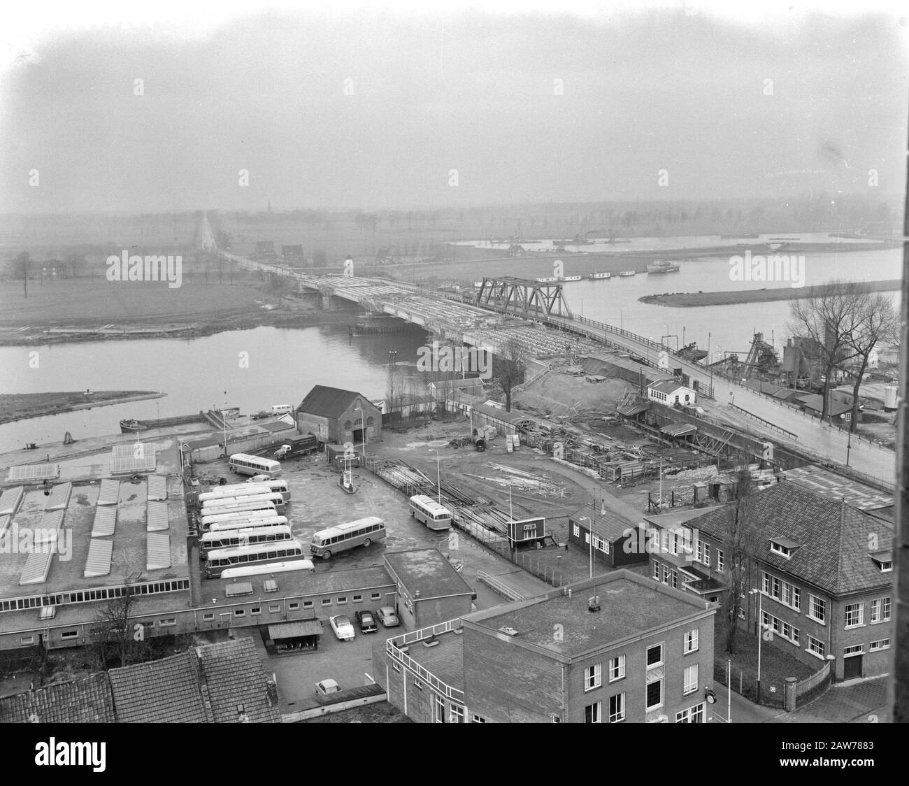 Neue Brücke über die Maas Datum: 8. Februar 1962 Schlagwörter: Brücken Stockfoto