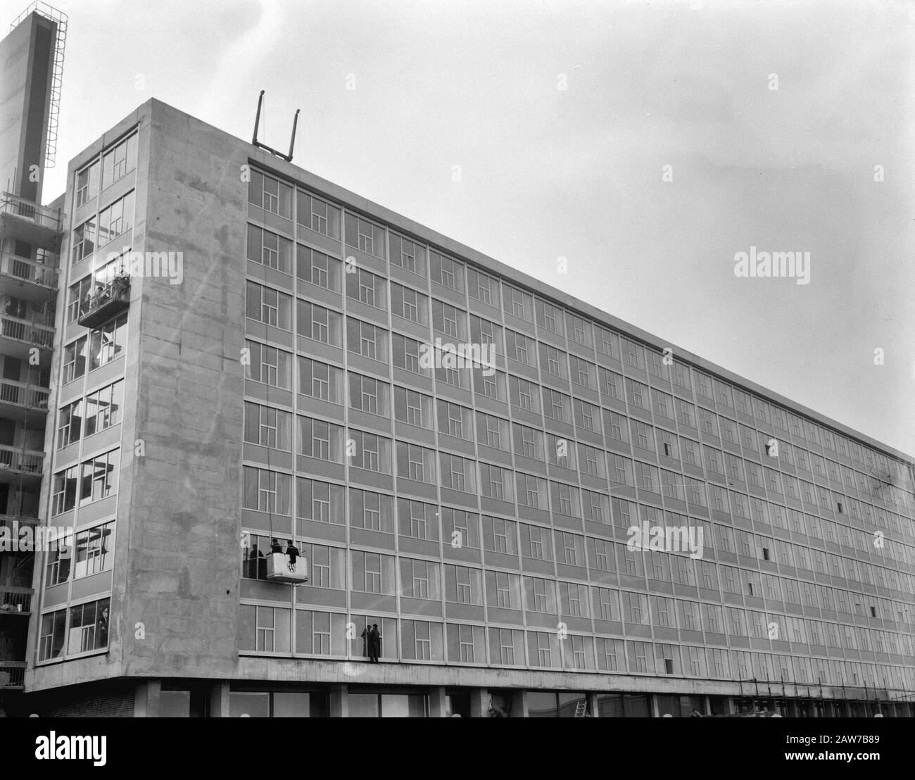 Mission Reinigung der Fenster Reinigung des Gastes Datum: 19. April 1962 Schlüsselwörter: Reinigung Stockfoto