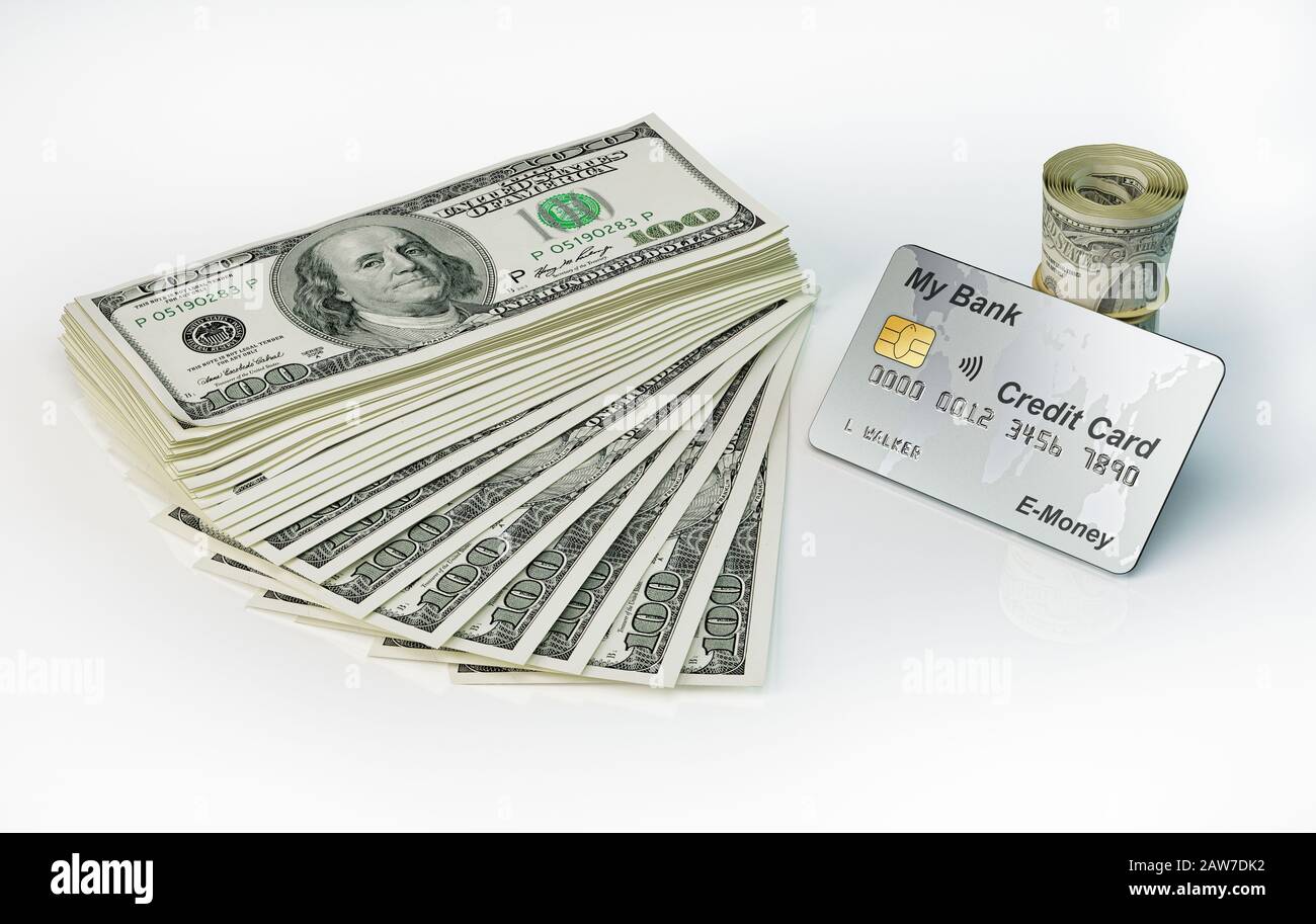Geld. 100 USD Banknoten WAD, Roll und Kreditkarte. 3D-Darstellung auf weißem Hintergrund. Stockfoto