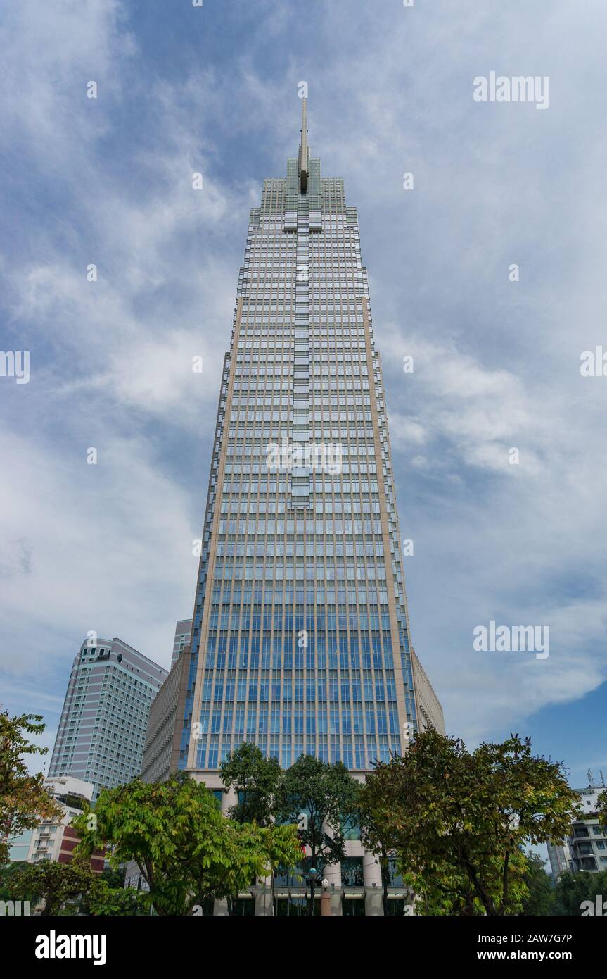 Ho-Chi-Minh-Stadt, Vietnam - 24. August 2017: Hohes Wolkenkratzer-Gebäude der Vietcombank in Ho-Chi-Minh-Stadt, Vietnam Stockfoto
