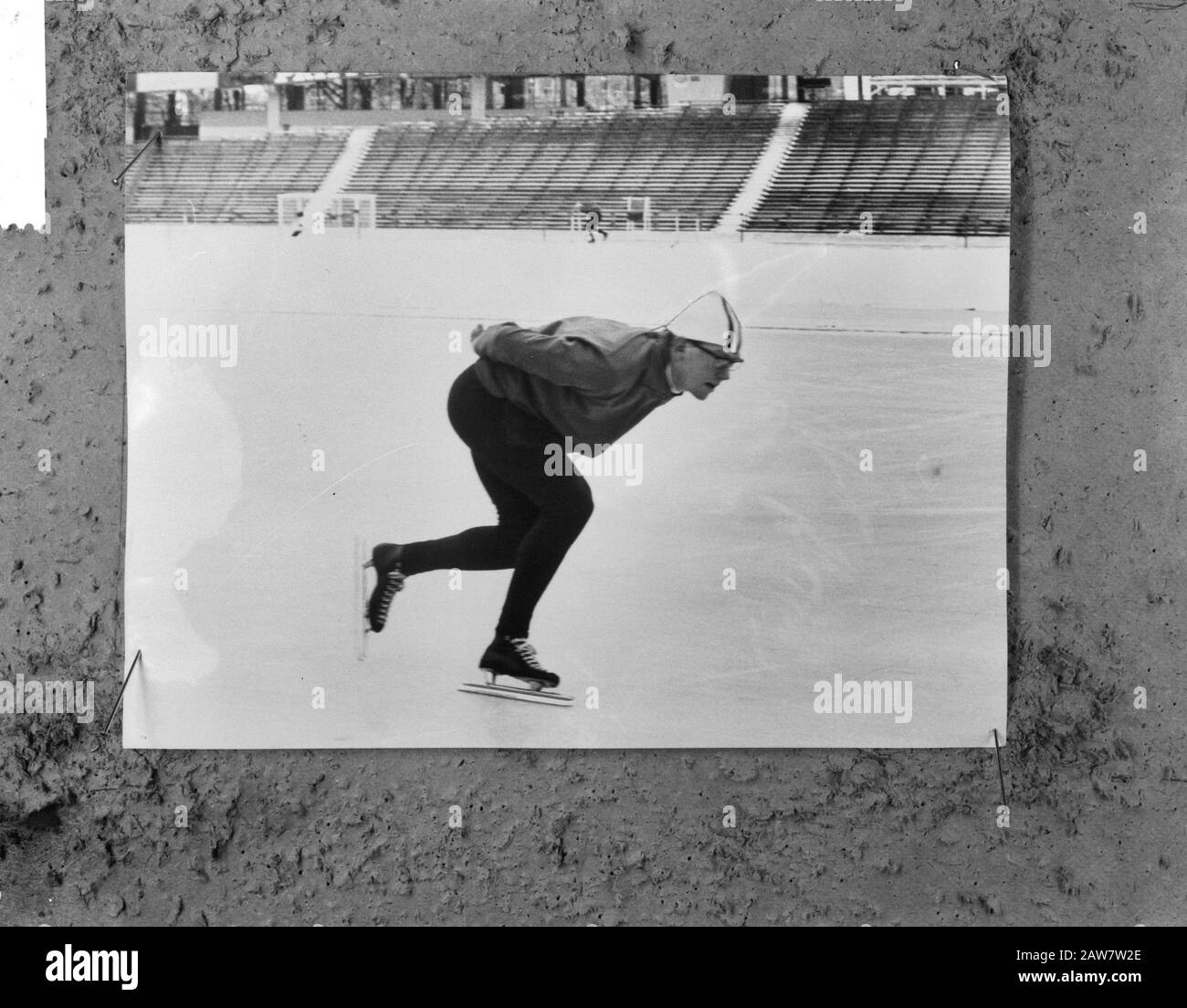 Peter Nottet in Aktion (Skatefahrer) Datum: 9. Februar 1965 Schlagwörter: Skating, Sportperson Name: Nottet, Peter Stockfoto