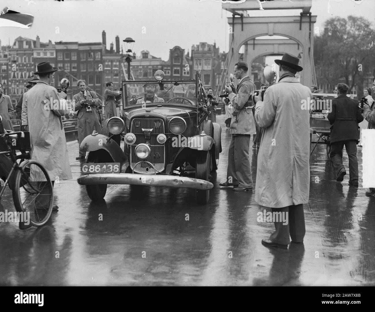 LEERING Photographers Prüfung in Amsterdam Datum: 17. Oktober 1950 Standort: Amsterdam, Noord-Holland Schlüsselwörter: Prüfungen, Fotografen, Studenten Stockfoto