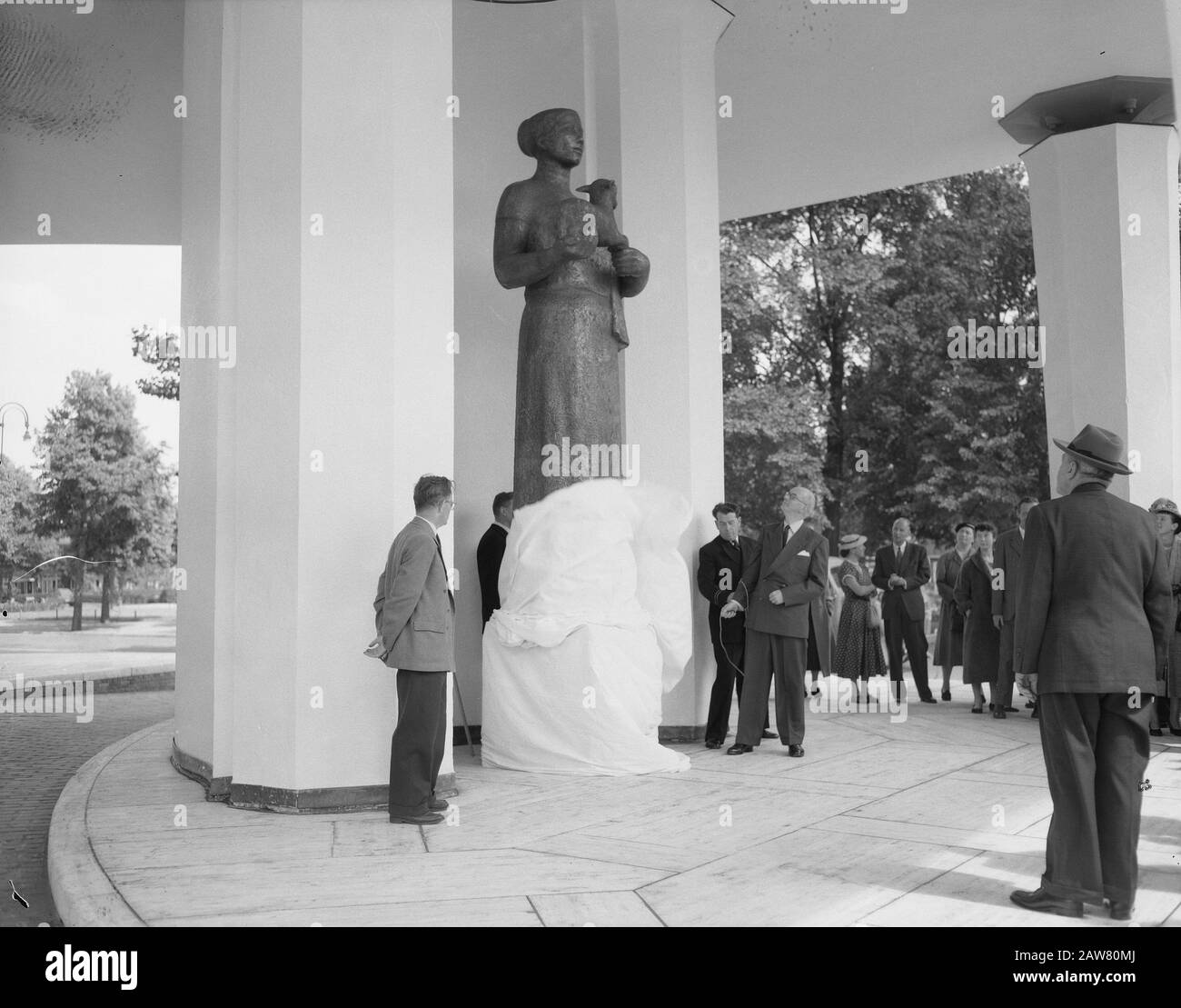 Bilder enthüllen RVB Amsterdam Datum: 29. Juli 1954 Ort: Amsterdam, Noord-Holland Schlüsselwörter: Bilder, Enthüllungen Stockfoto