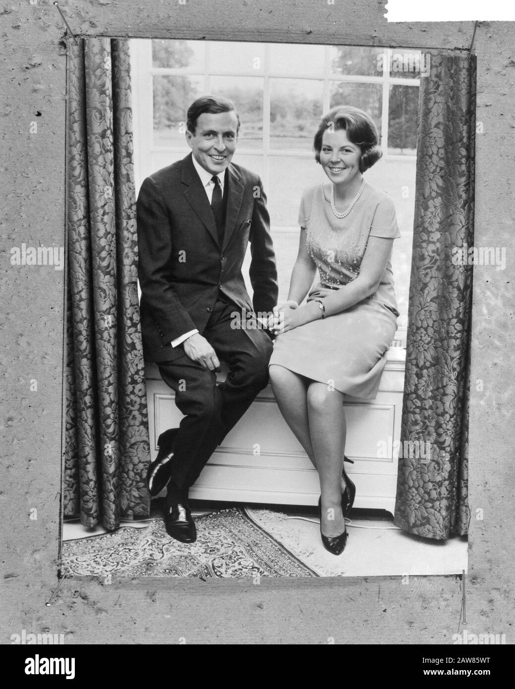 Offizielles Foto Emotional Gebunden Paar Datum: 28. Juni 1965 Schlüsselwörter: Engagements Stockfoto