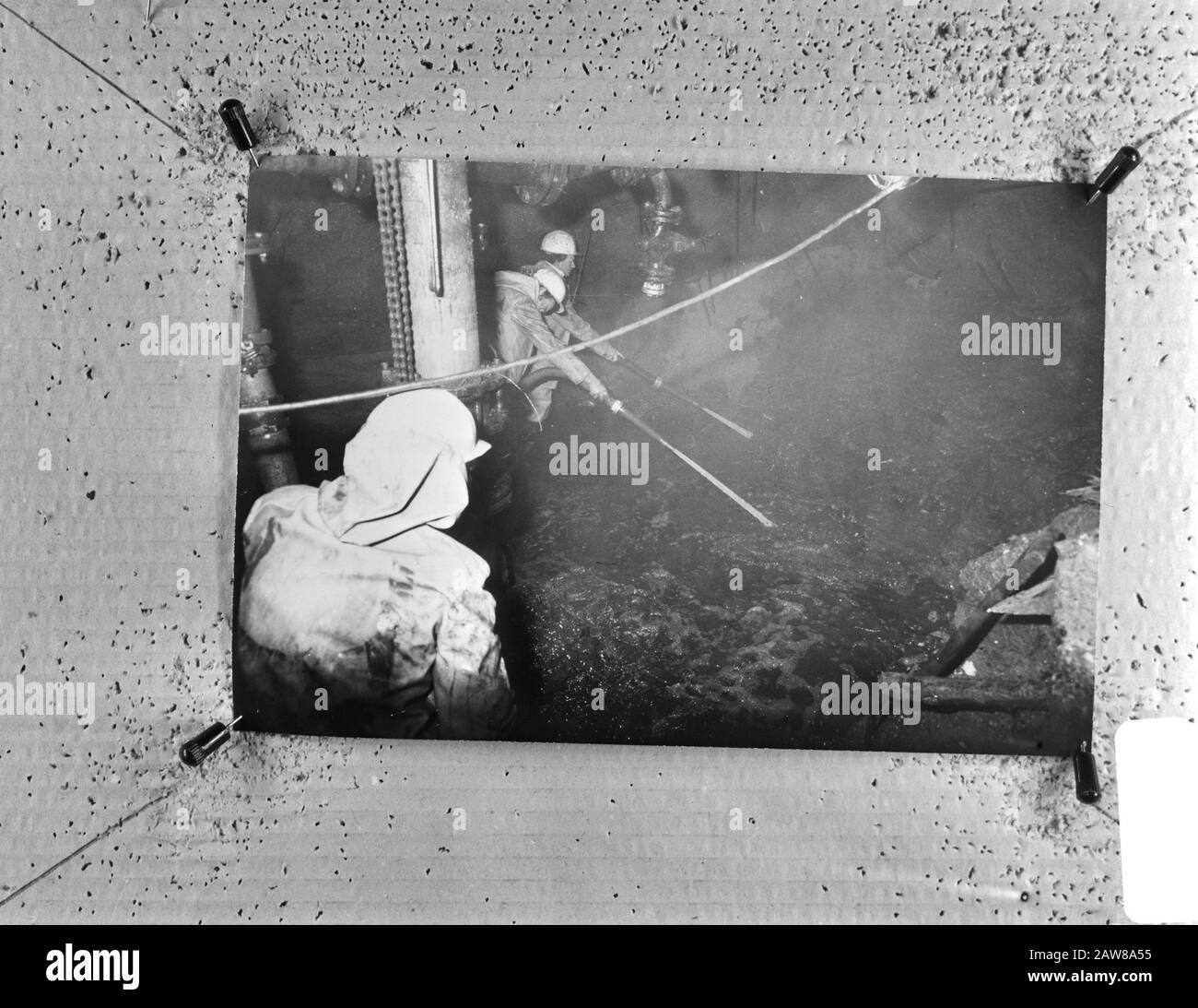 Metro Construction Amsterdam, Sinking Caisson Waterloo durch alte Stadtmauer behindert Datum: 5. Januar 1972 Standort: Amsterdam, Noord-Holland Schlüsselwörter: U-Bahn-Bau Stockfoto