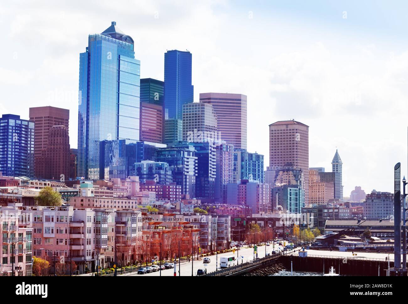 Panorama der Uferpromenade von Seattle Alaskan Way und Elliot Bay Trail während des Tages, Washington, USA Stockfoto