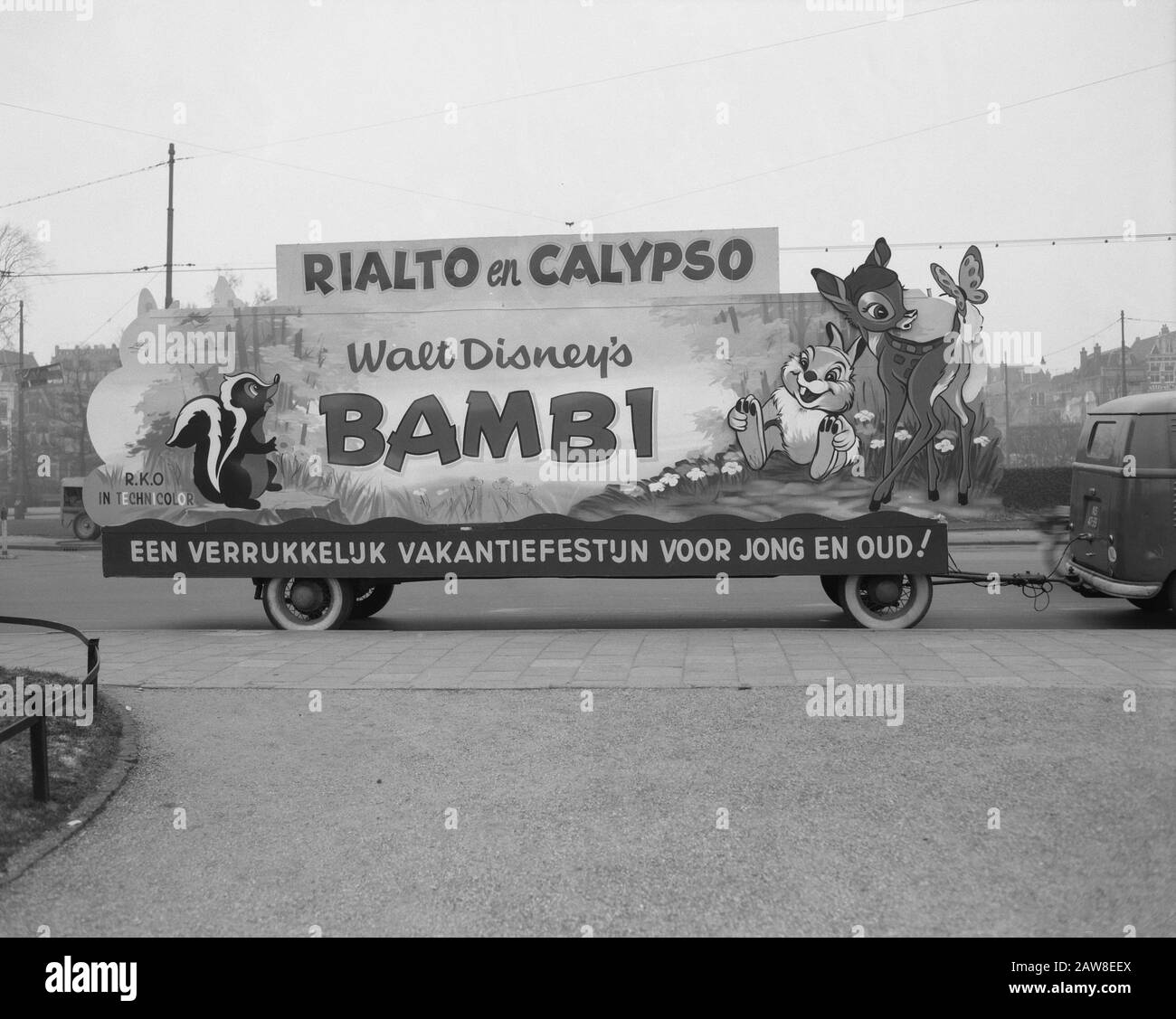 Mission R.K.O. Radiofilm Werbefahrzeug Bambi Datum: 16. Dezember 1957 Schlagwörter: Werbe-LKW, Aufgaben Personenname: Bambi Stockfoto