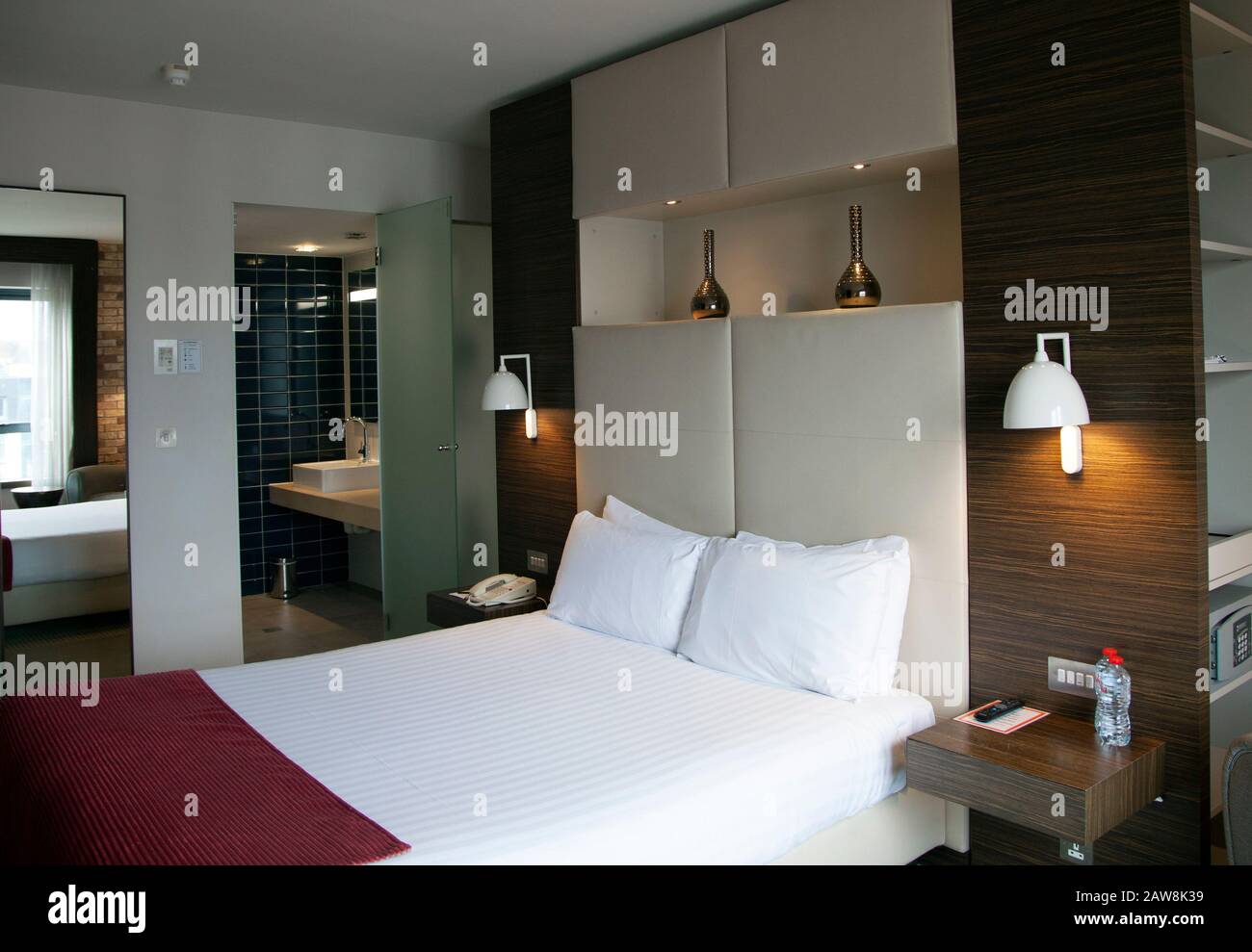 Schlafzimmer in Absolute Hotel, Limerick, Irland Stockfoto
