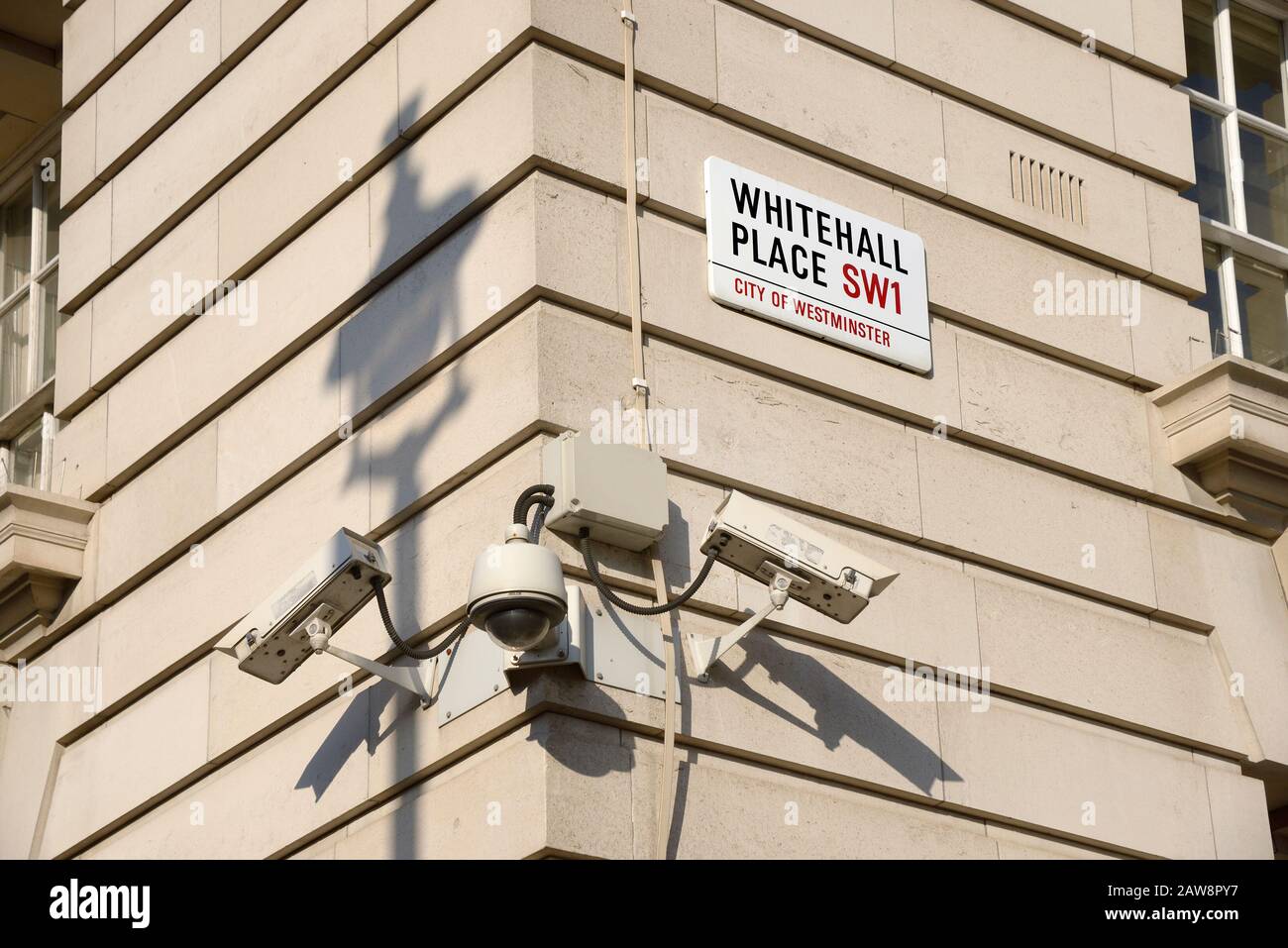 London, England, Großbritannien. Sicherheitskameras in Whitehall Stockfoto