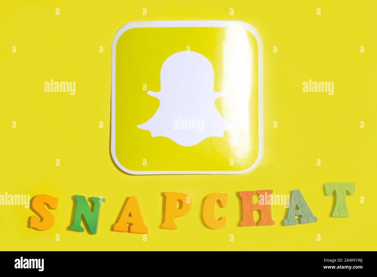 Los Angeles, Kalifornien, USA - 25. Januar 2020: Gelbes Logo von Snapchat, Illustrative Editorial Stockfoto