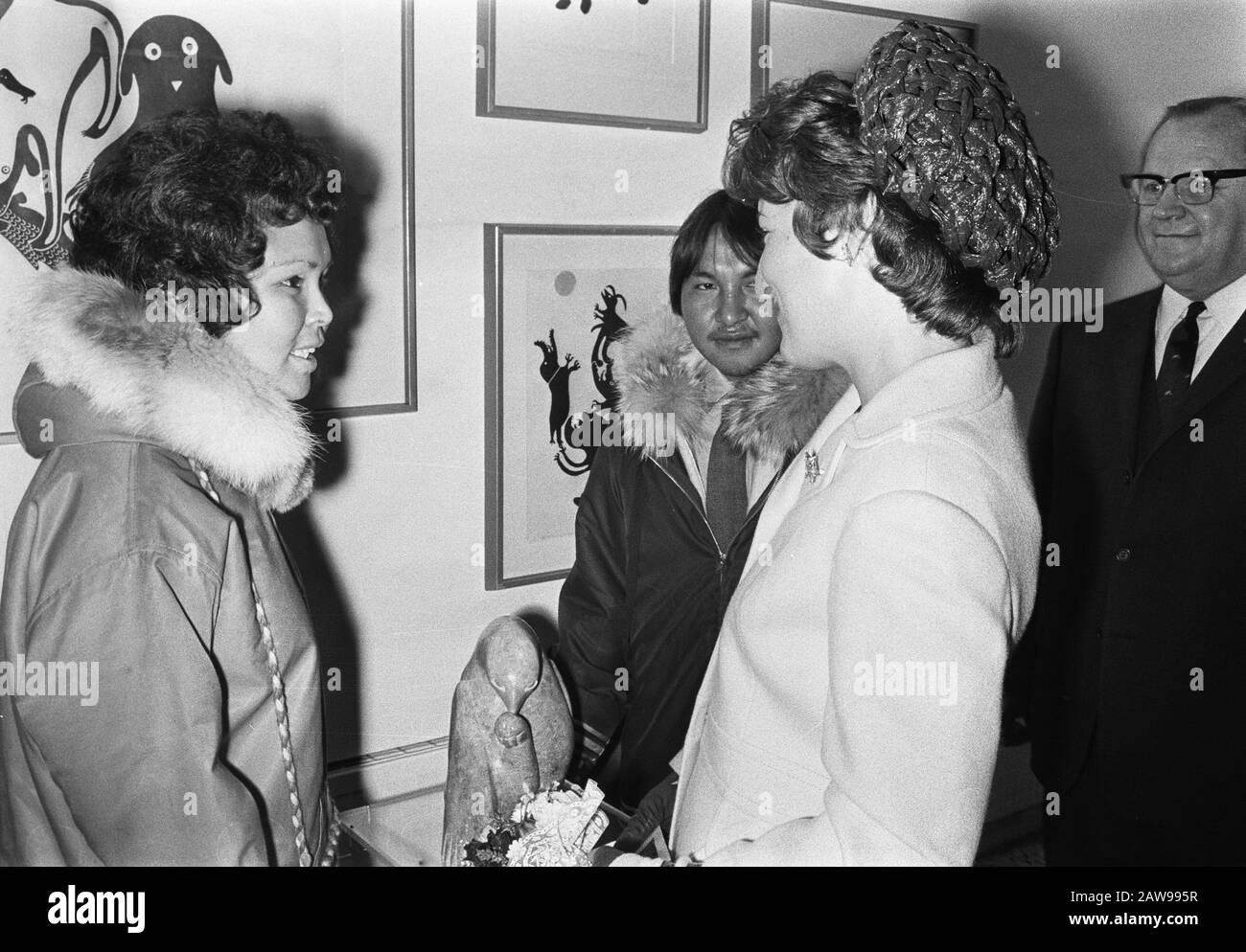 Prinzessin Margriet eröffnet Ausstellung Inuit Art aus Kanada Madurodam Datum: 30. Juni 1971 Schlagwörter: Eröffnungen, Ausstellungen Personenname: Margriet, Prinzessin Stockfoto