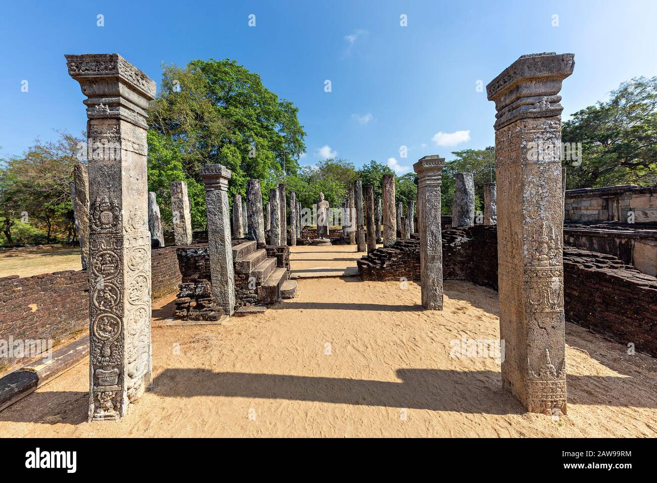 Überreste der antiken Stätte von Polonnaruwa in Sri Lanka Stockfoto