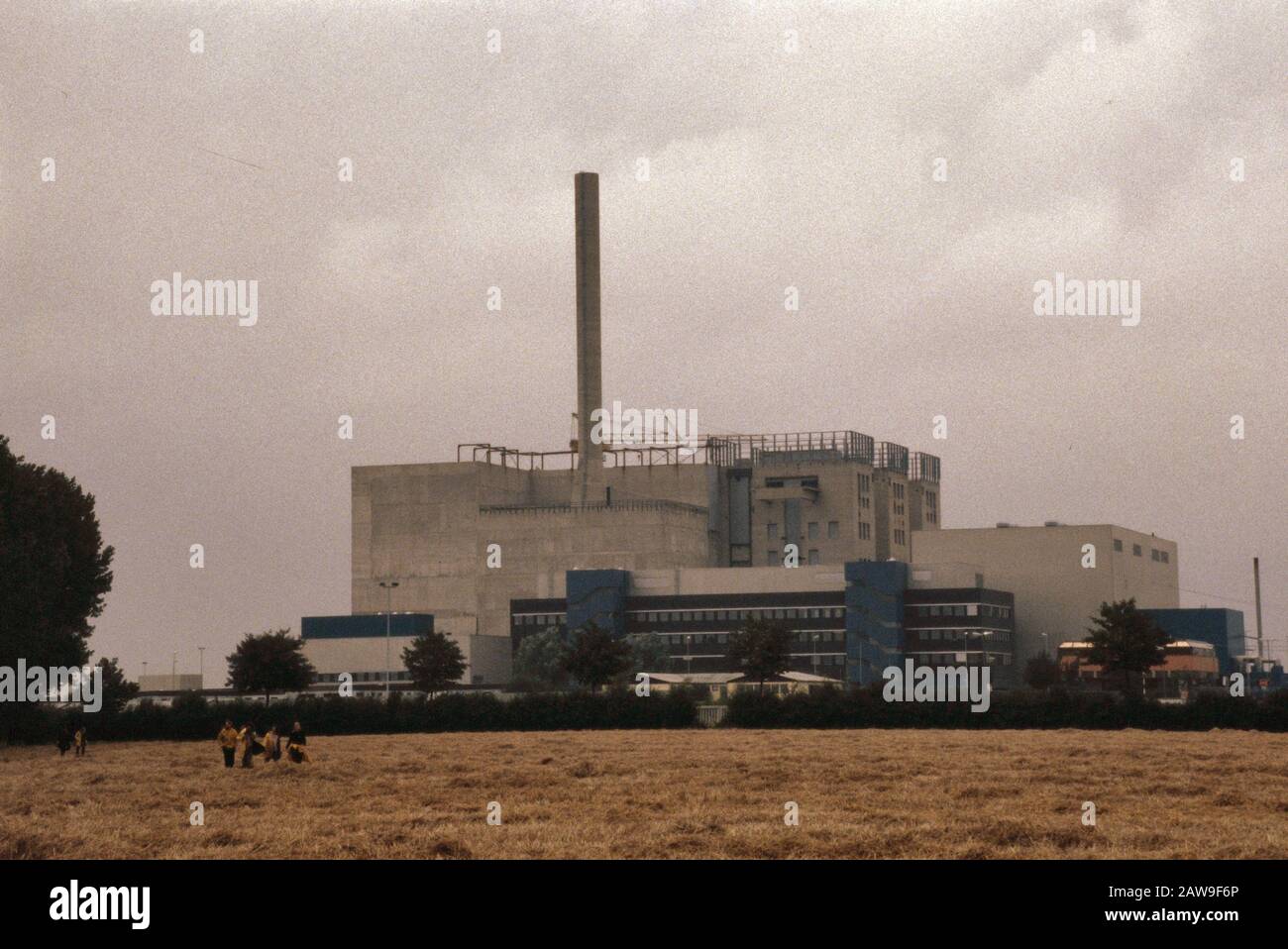 Protest gegen den Schnellzüchterreaktor Kalkar (Westdeutschland) der schnelle Züchterreaktor Kalkar Datum: 25. Juli 1981 Standort: Deutschland Stichwörter: Züchtername: Kalkar Stockfoto