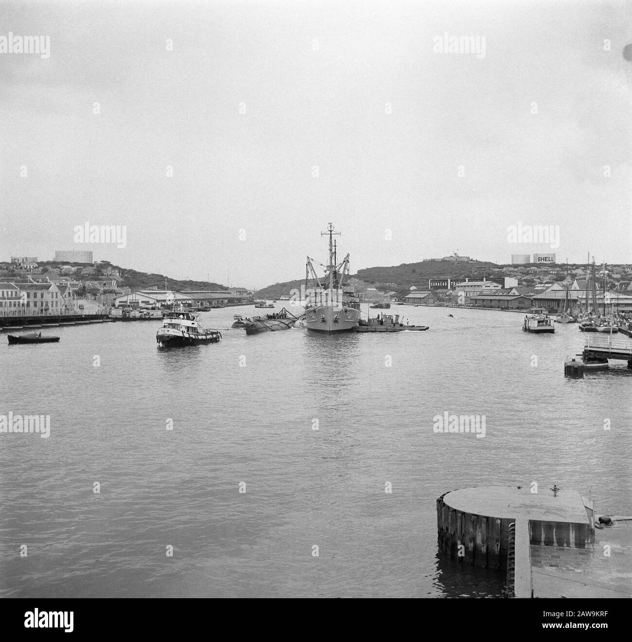 Lichter Frau M. Preserve Schottegat (Curacao) Datum: 11. Dezember 1952 Ort: Curacao Schlagwörter: Licht Personenname: Frau M. 'Preserve' Stockfoto