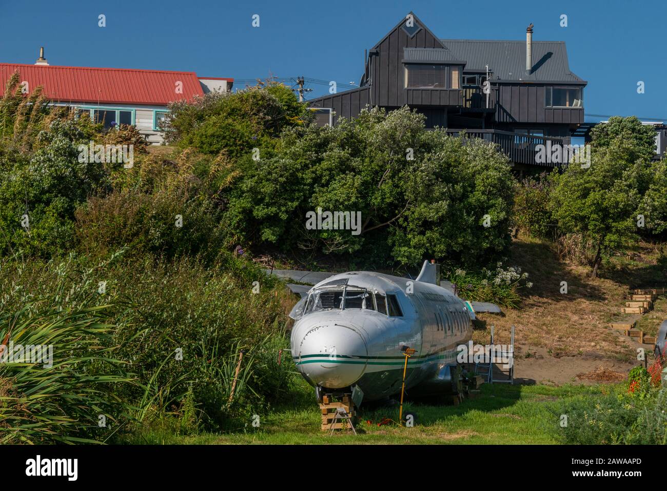 "miss Convair", ein pensionierter Convair CV 440 Charterflugzeug, der in Unterkünfte umgewandelt wird, in Castlecliff, n Whanganui, Neuseeland Stockfoto