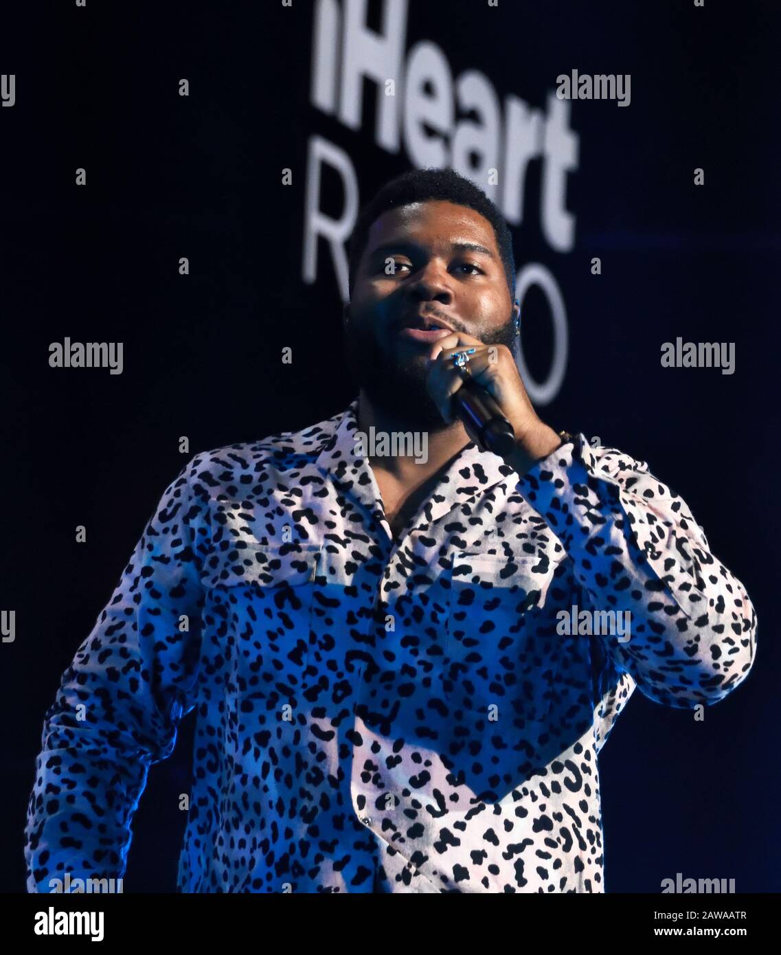 Washington, DC, USA - 16. DEZEMBER 2019: Khalid im HEISSEN iHeartRadio Jingle Ball der 99.5 in der Capitol One Arena. Stockfoto