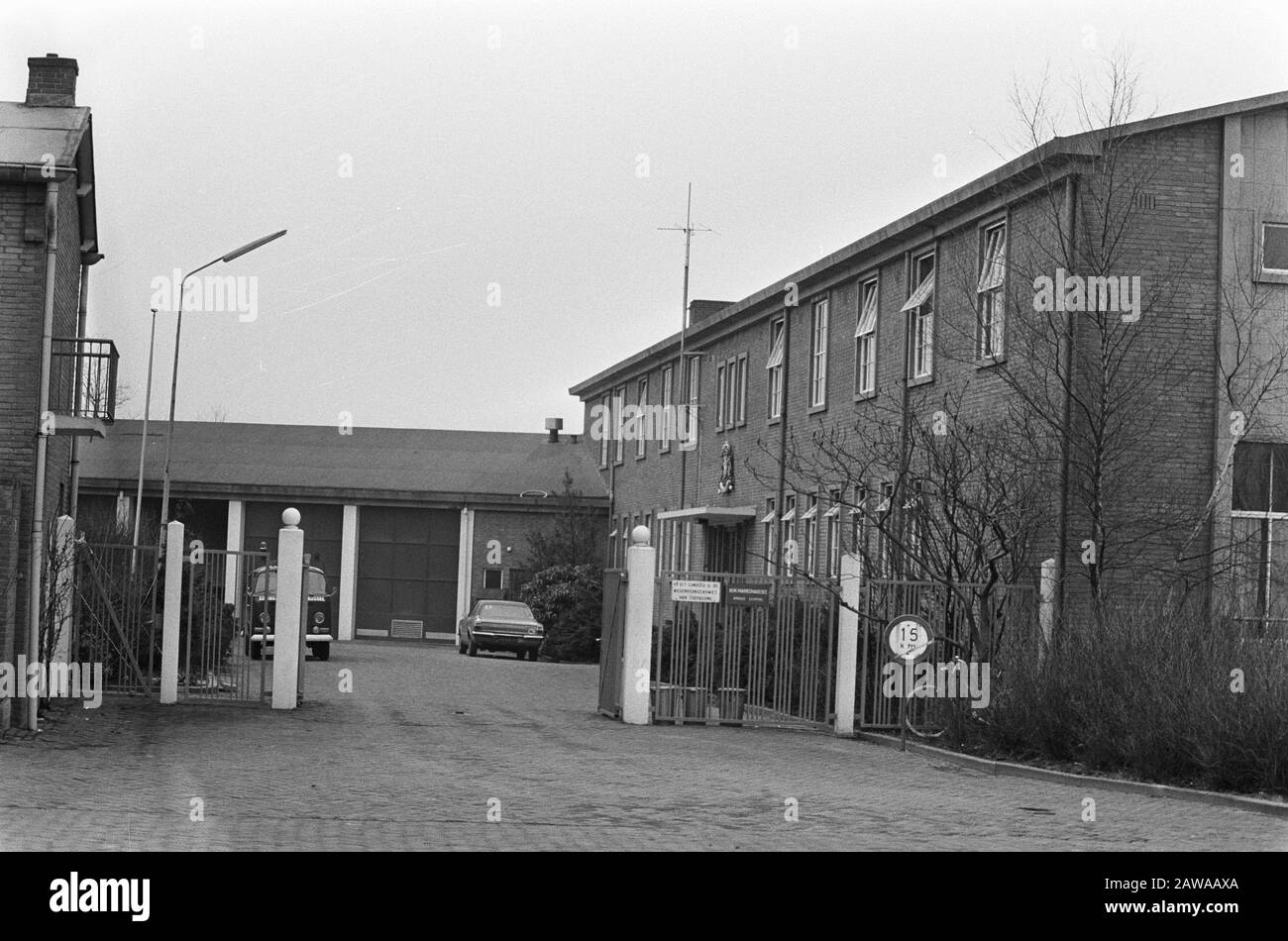 Staatliche Polizeikasernen Badhoevedorp Datum: 8. März 1974 Standort: Badhoevedorp Stichwörter: Kaserne Stockfoto