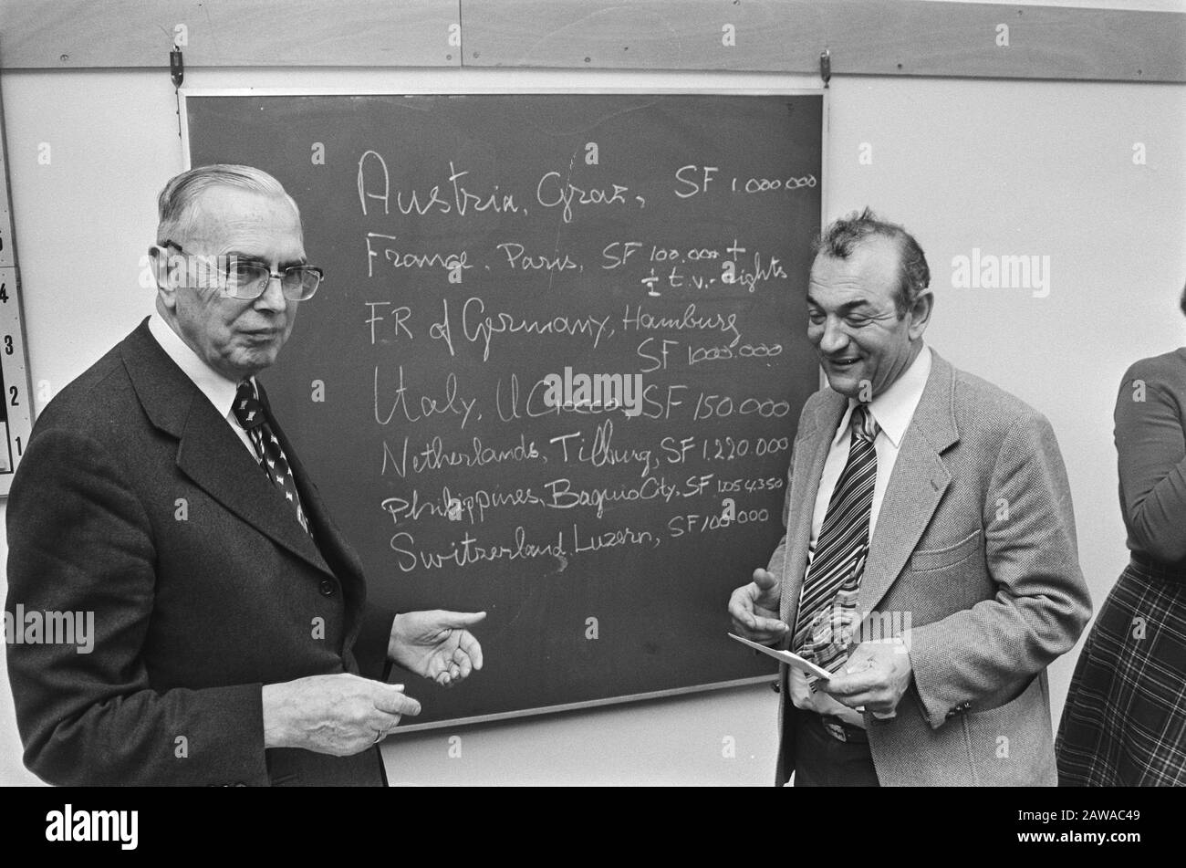 Max Euwe (Fide) bietet Plätze, die für WM-Duell gegen Karpov Kortsjnoj bekannt sind; Max Euwe (l) und Victor Kortsjnoj Datum: 16. Februar 1978 Stichwörter: Schachperson Name: Euwe, Max, Kortsjnoi Viktor Stockfoto