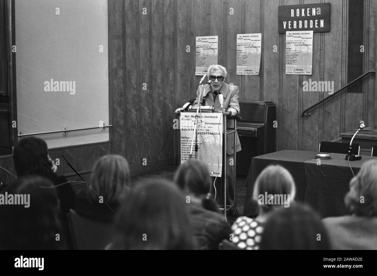 Medical-Legal-Committee politische Gefangene in Krasnapolsky, Amsterdam; deutscher Rechtsanwalt Otto Schily (Get Baader-Meinhof Group.) Datum: 3. Oktober 1975 Standort: Amsterdam, Noord-Holland Schlüsselwörter: Rechtsanwälte, Fürsprecher Personenname: Baader-Meinhof-Gruppe, Otto Schily Institutionenname: Krasnapolski Stockfoto