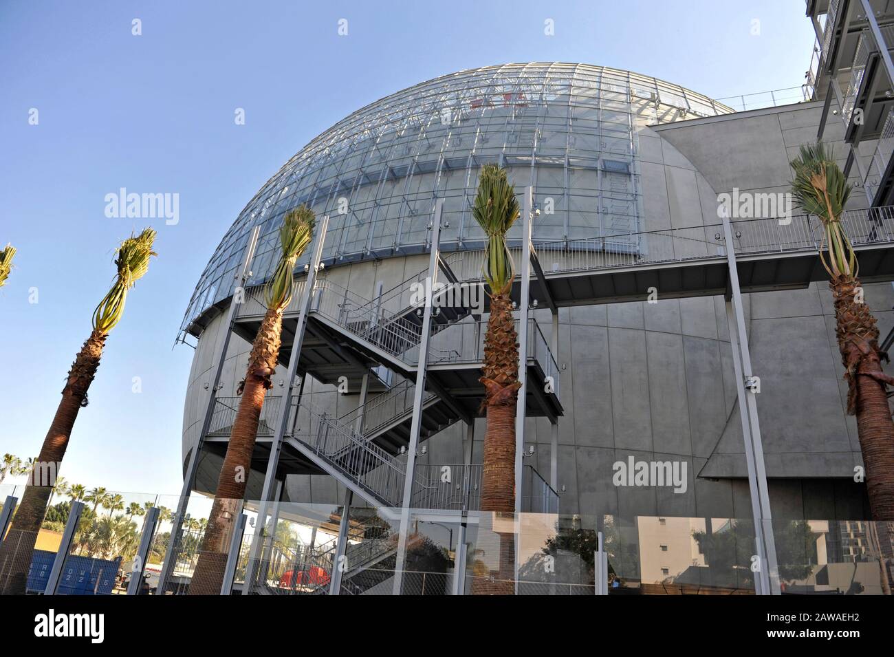 Das fast fertiggestellte Kugelgebäude an der Academy Museum of Motion Pictures wurde vom Architekten Renzo Piano entworfen. Stockfoto