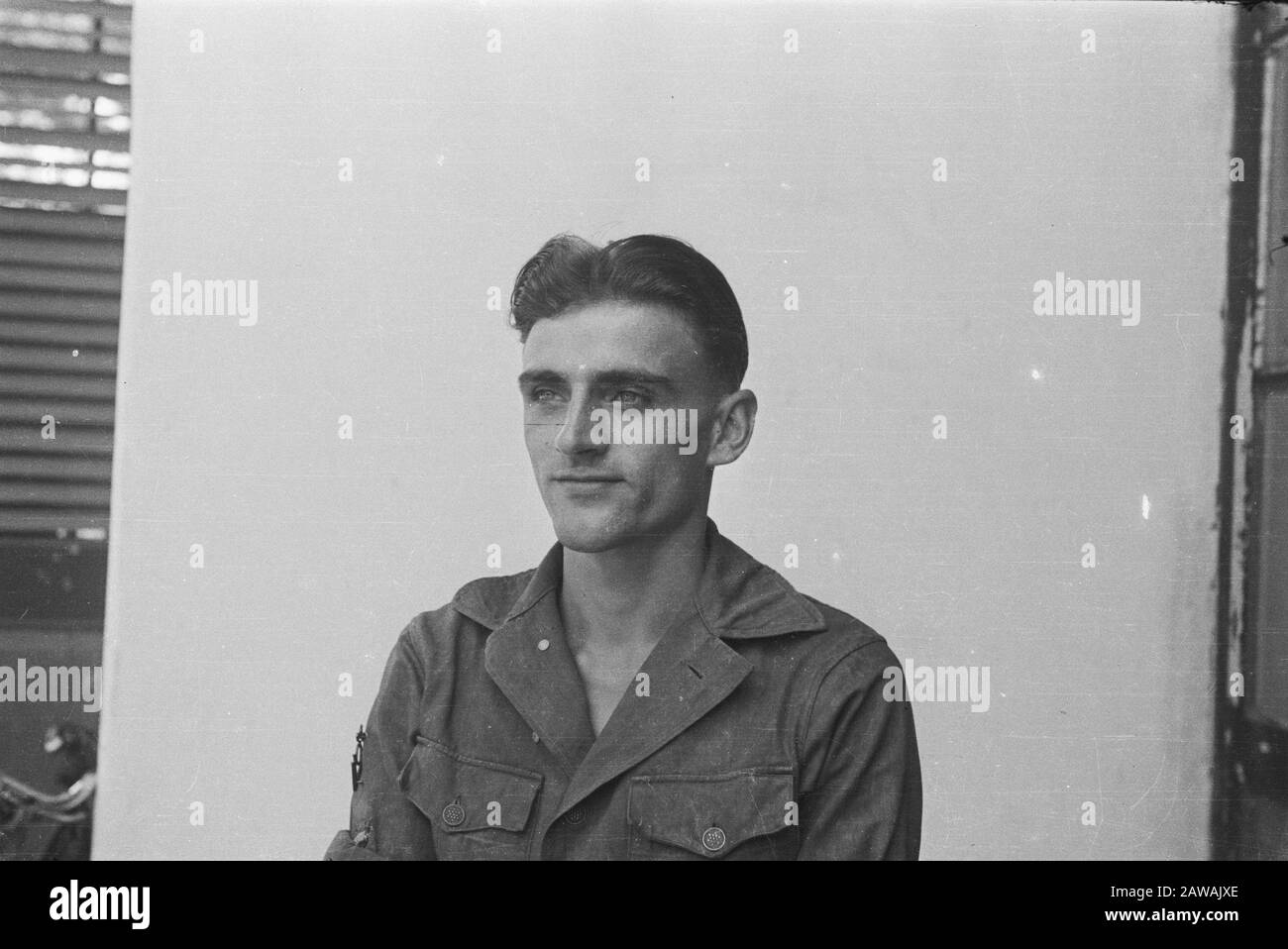 Pass IV [Soldat in Overalls ohne Rangabzeichen und - nicht gut sichtbar Ärmel Logo] Datum: 1947 Ort: Indonesien Niederländische Ostindien Stockfoto