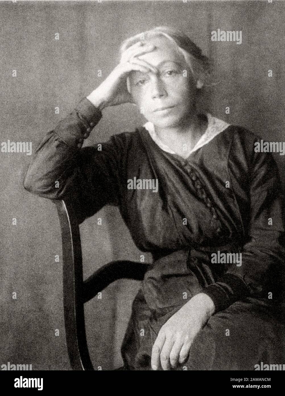 1917 Ca, DEUTSCHLAND: Die deutsche Malerin, Bildhauerin und Graveurillustratorin KÄTHE KOLLWITZ (* um 1867; † 1945), Foto von Hugo Erfurth (* um * von * * * * zwischen * und * * * um * * * * * * * * * * Stockfoto