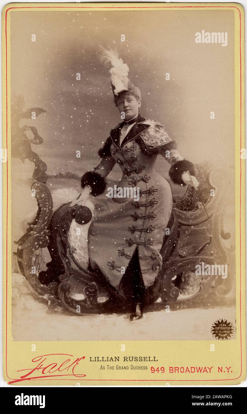 1890, New York, USA: Die gefeierte amerikanische Tänzerin und Schauspielerin LILLIAN RUSSELL (* 1861; † 1922) als GRAND DUCHESS im New York Casino. Foto B. Stockfoto