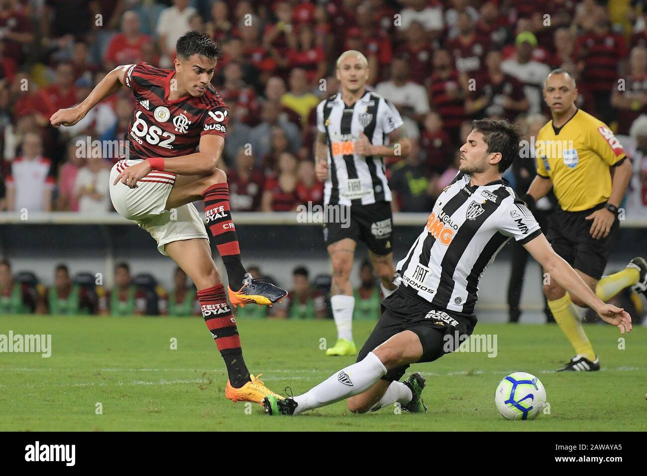 Rio de Janeiro, Brasilien, 10. Oktober 2019. Fußballspieler Reinier aus der Flamengo-Mannschaft, feiert sein Tor im Spiel gegen Atlético-MG in Mar Stockfoto
