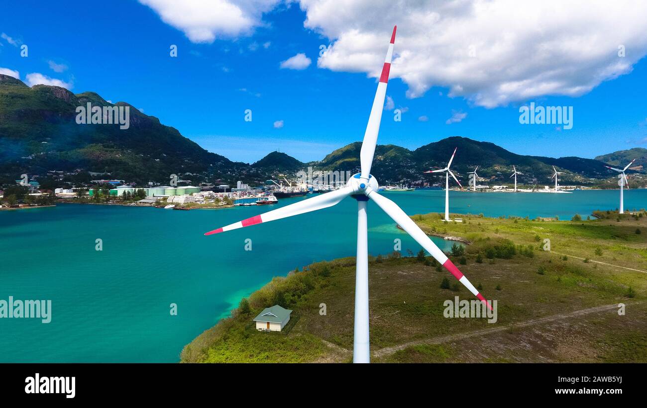 Luftbild: Offshore-Windenergieanlagen auf den Seychellen, Mahe Victoria Stockfoto