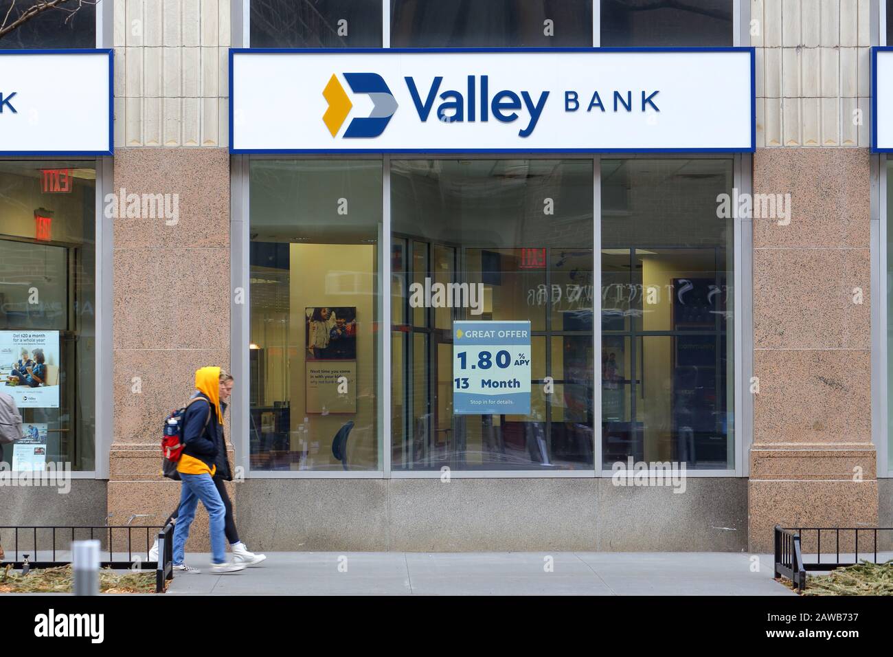 Valley Bank (Valley National Bancorp), 111 4. Avenue, New York, NYC Schaufenster Foto einer Bank in Manhattan Stockfoto