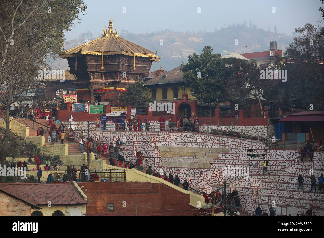 Sankhu. Februar 2020. Hindu-Anhänger feiern das Madhav Narayan Festival in Sankhu, nahe Nepals Hauptstadt Kathmandu am 7. Februar 2020. Kredit: Zhou Shengping/Xinhua/Alamy Live News Stockfoto