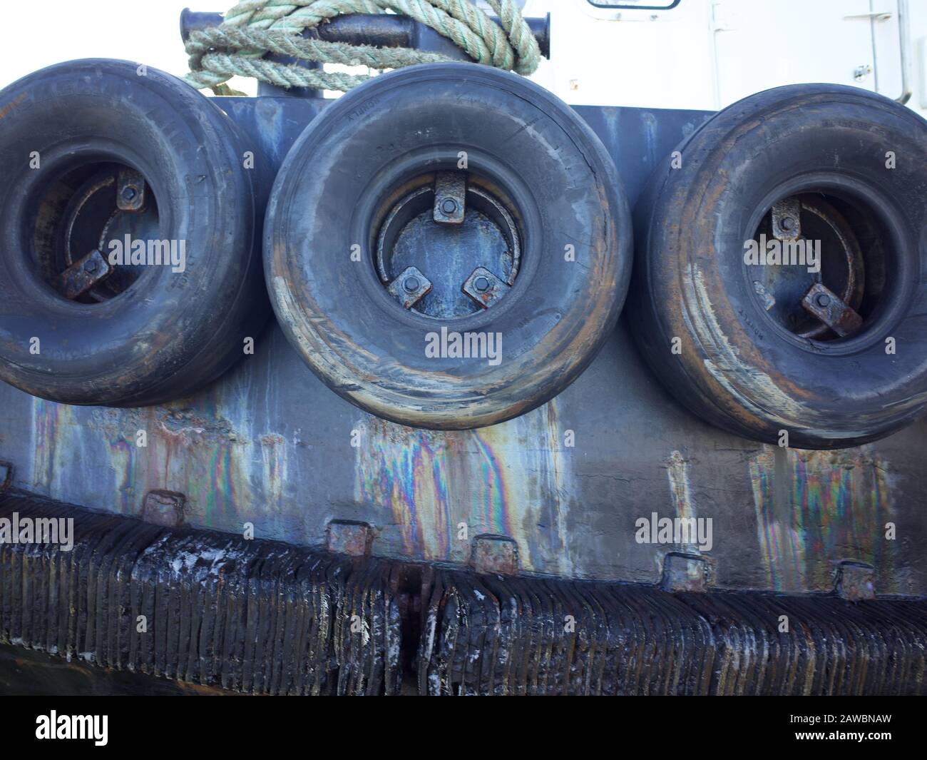 Eine Sammlung von Fotos, die zeigen, was sich in einem Schiffsheard befindet Stockfoto