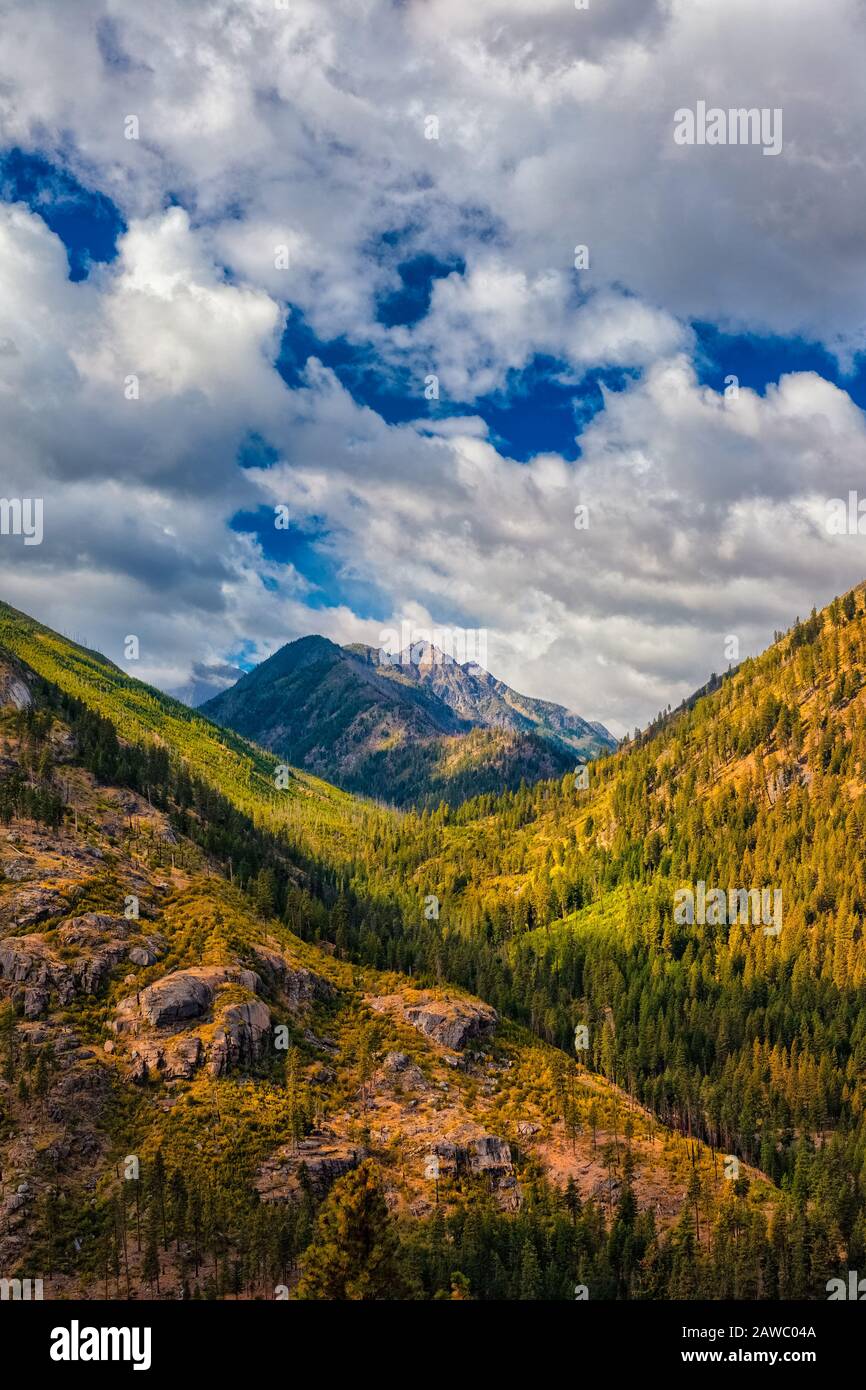 Wunderschöne Bergketten und Täler der Alpine Lakes Wilderness in der Nähe von Leavenworth, WA Stockfoto