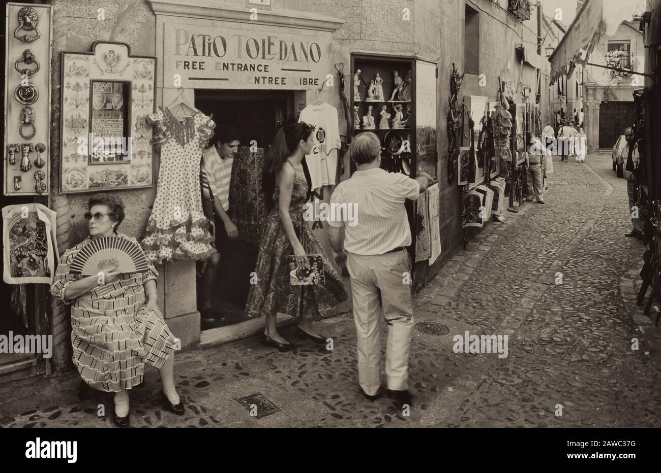 Calle San Juan de Dios, Einkaufen in der Altstadt, Toledo. Spanien. Europa Stockfoto