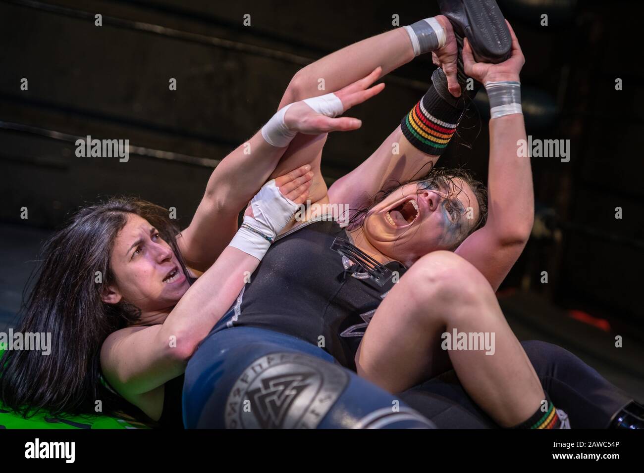 "Reign After Queendom"-Ringer-Turnier von Pro-Wrestling: Eve, eine feministische Punkrock-Promotion mit vollem Kontakt für Ringkämpfe, London, Großbritannien Stockfoto