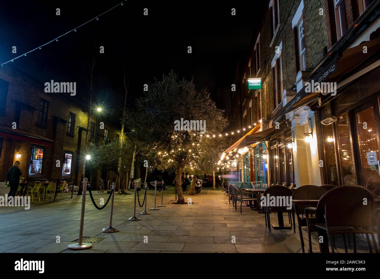 Venn Street in Clapham Old Town, South London, nachts Stockfoto