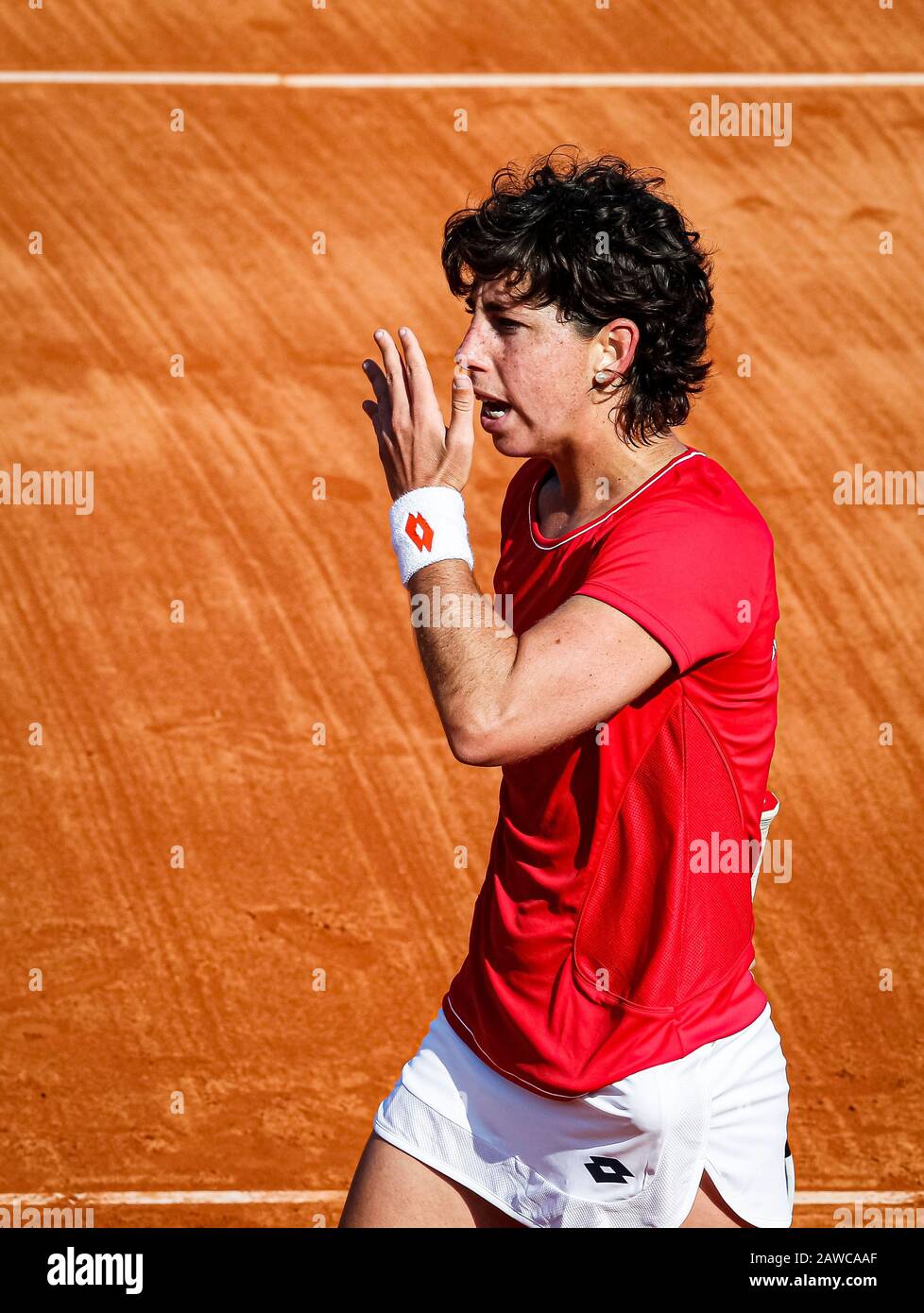 Cartagena, Spanien. Januar 2020. Tennismatch zwischen Carla Suarez aus der spanischen Nationalmannschaft, gegen Kurumi Nara aus der japanischen Nationalmannschaft. Carla Suarez gewinnt das Spiel und die Klausur für Spanien bis zum Finale in Budapest. © ABEL F. ROS/Alamy Live News Stockfoto