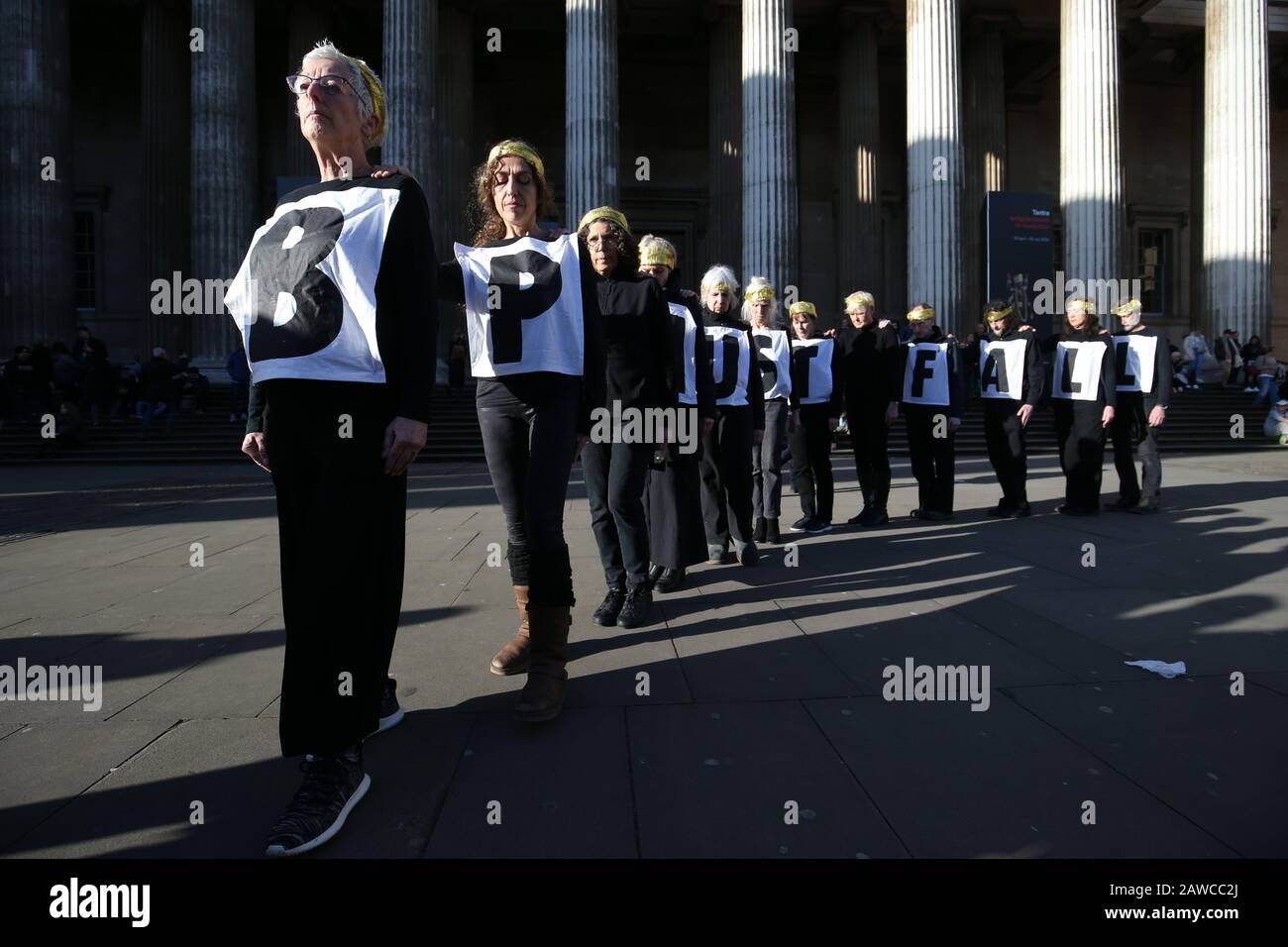 Greenpeace-Demonstranten vor dem British Museum, London aus Protest gegen BP, die die Troy-Ausstellung im Museum unterstützen. Stockfoto
