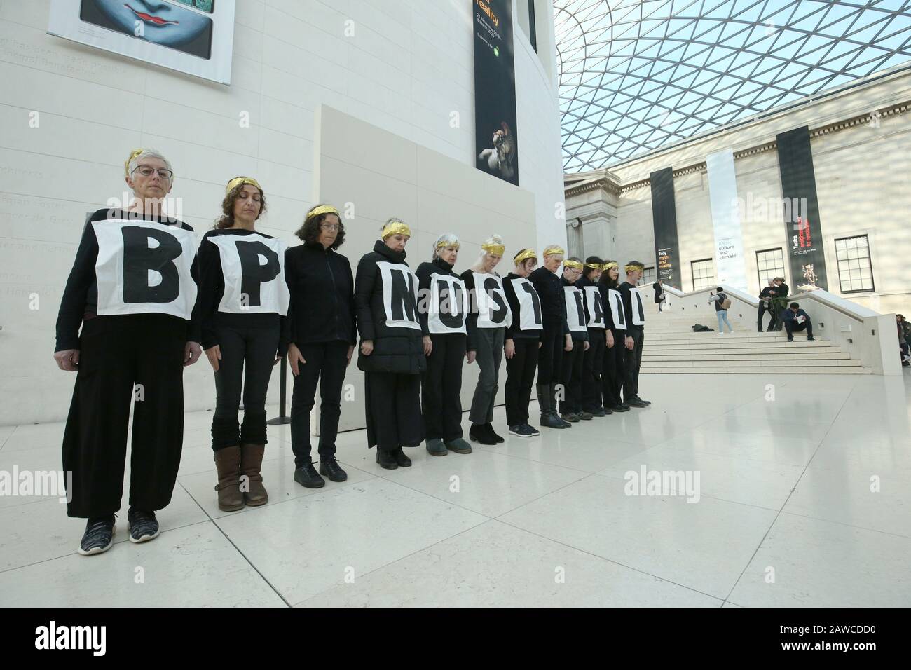 Greenpeace-Demonstranten im British Museum, London aus Protest gegen BP, die die Troy-Ausstellung im Museum unterstützen. Stockfoto