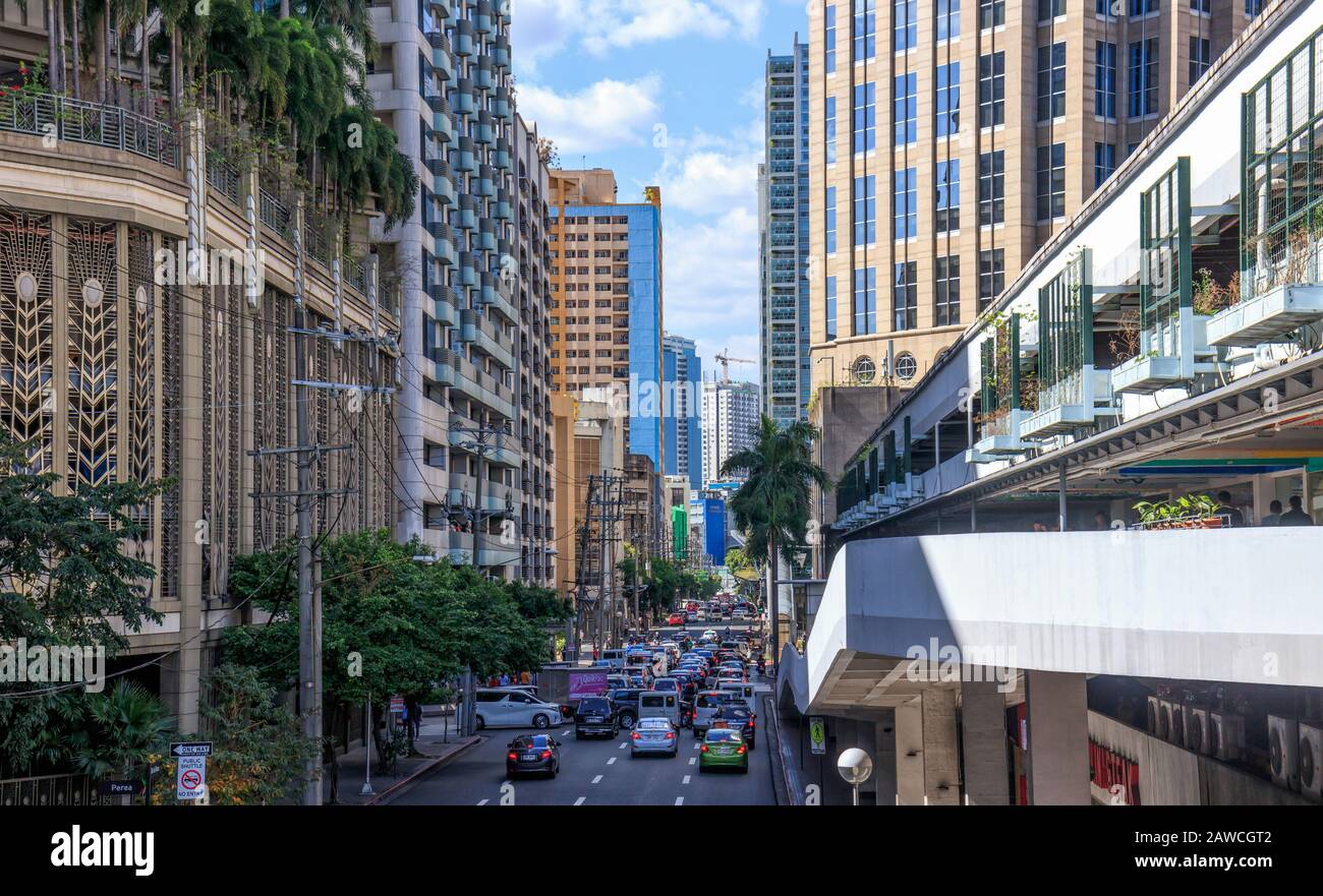 Makati, Metro Manila, Philippinen - 18. Dezember 2019: Straße in Makati Stockfoto