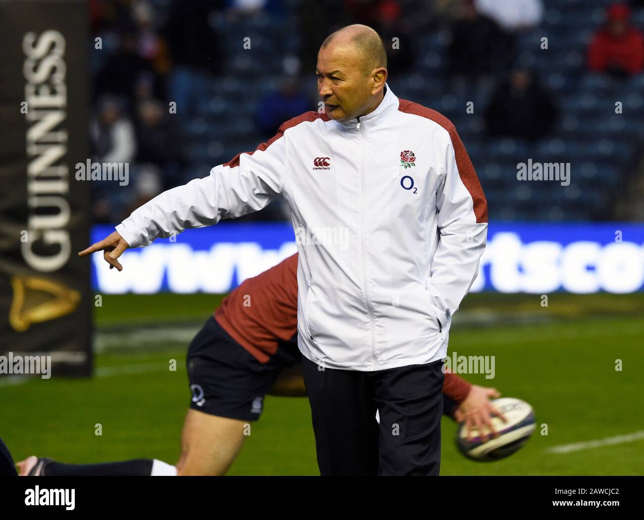 Edinburgh, Schottland, Großbritannien. Februar 2020. Edinburgh, Schottland, Großbritannien. Guinness Six Nations Test: Schottland gegen England. Englands Trainer Eddie Jones während der Aufwärmphase. Kredit: Ian Rutherford/Alamy Live News Stockfoto